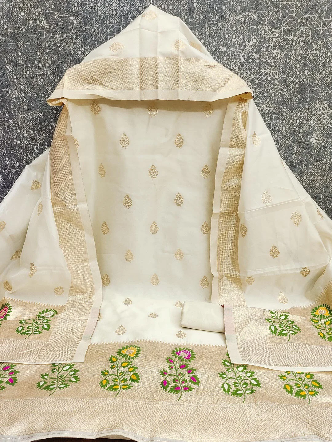 Luxurious Cream Banarasi Silk Dress Material With Floral Weaving Jacquard & Meenakari Artistry - Image 2