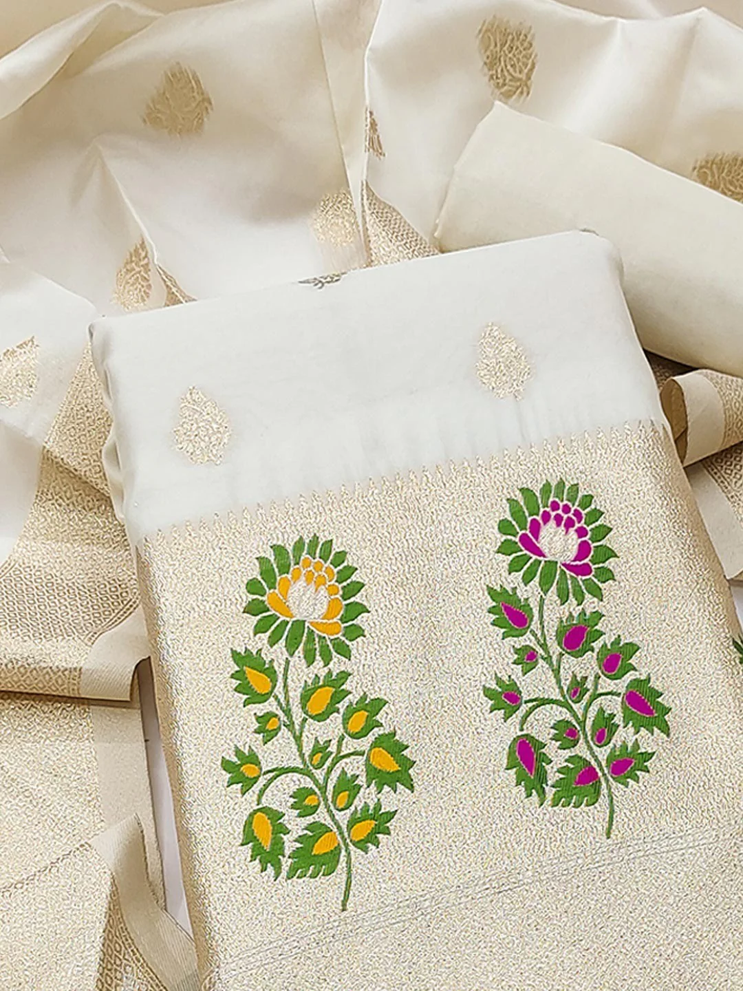Luxurious Cream Banarasi Silk Dress Material With Floral Weaving Jacquard & Meenakari Artistry - Image 4
