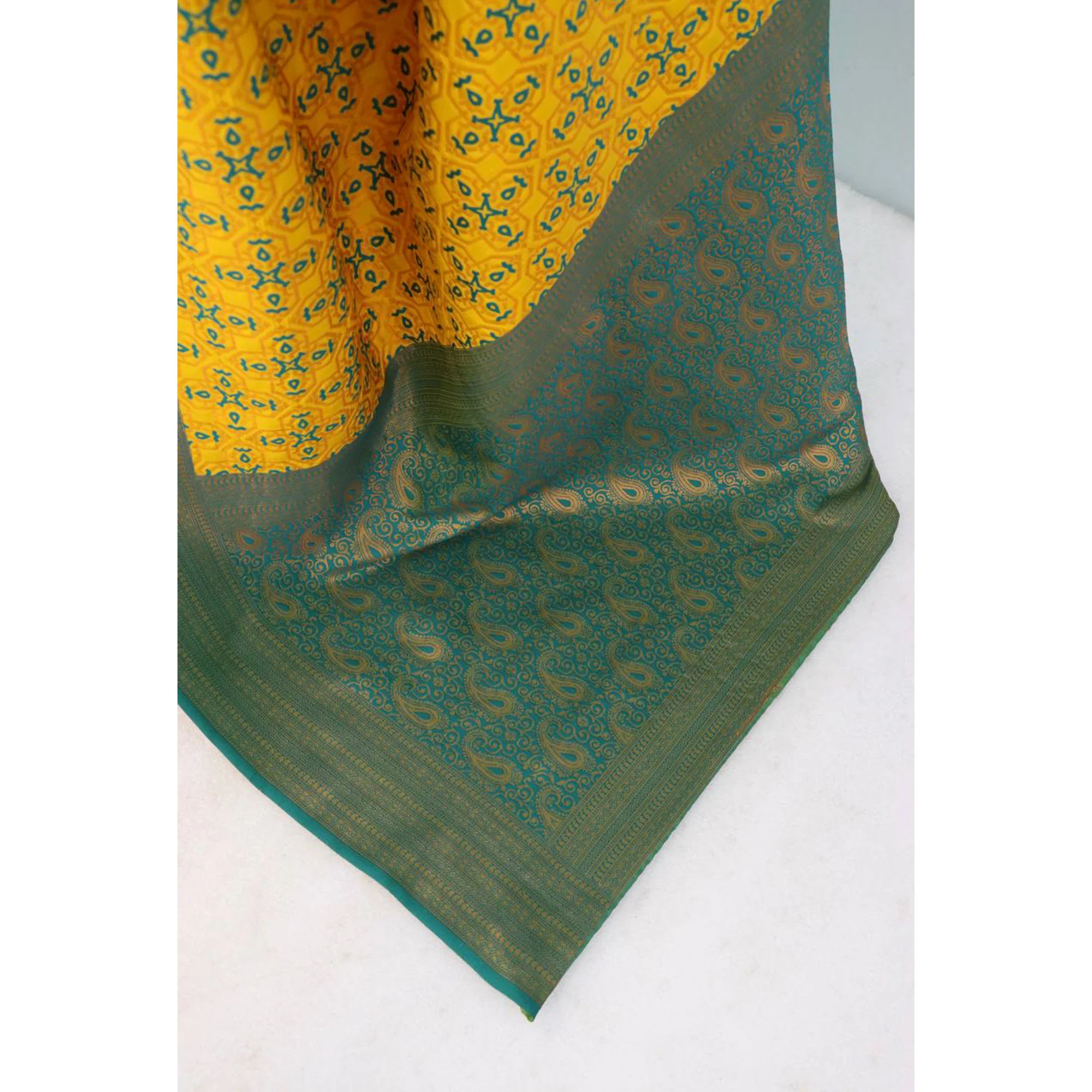 Yellow Zari Woven With Butti Work Banarasi Silk Saree - Image 5
