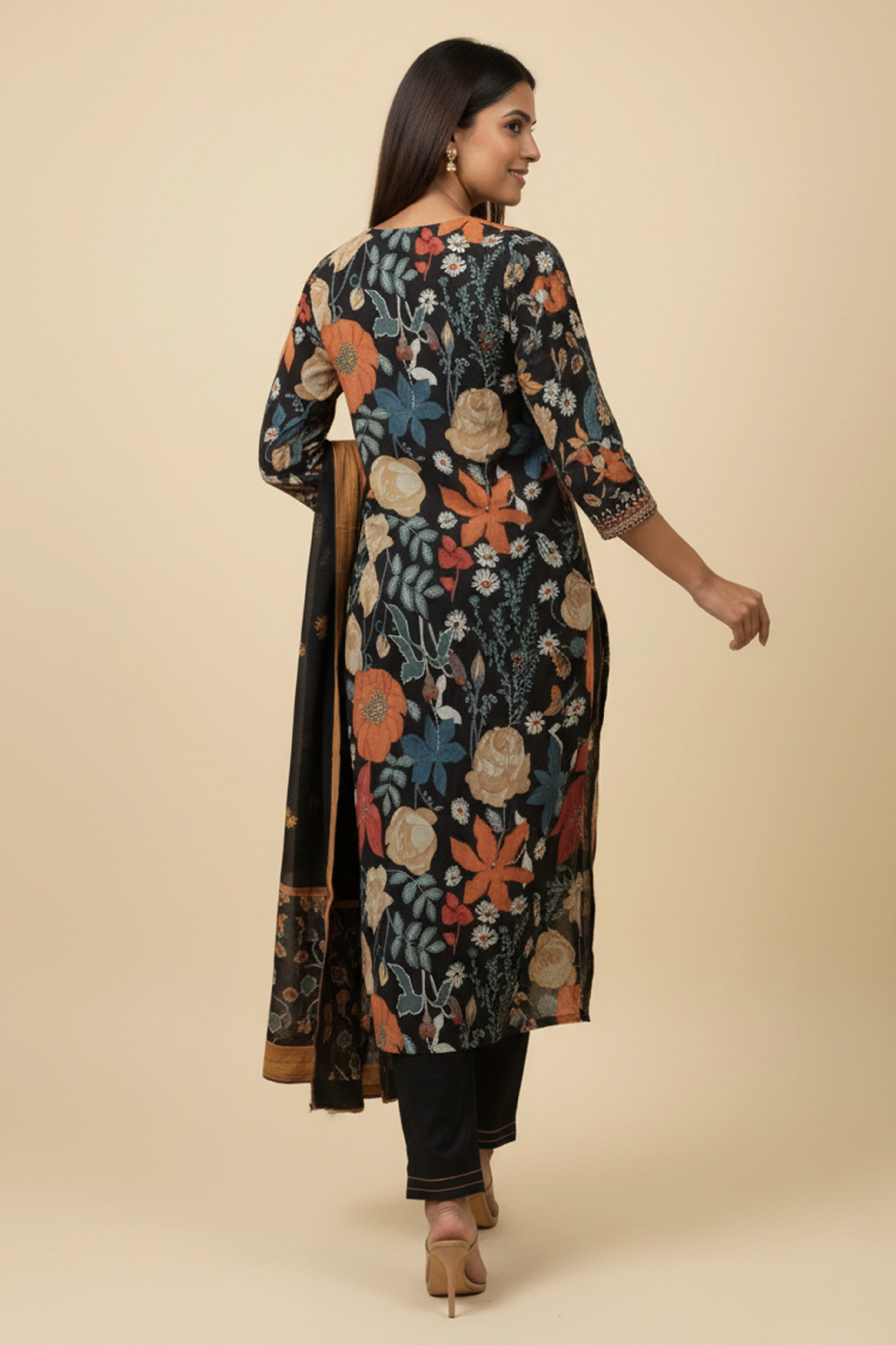 Beautiful Black Mulmul Chanderi Straight Cut Salwar Suit with Floral Prints for Festive Elegance - Image 3