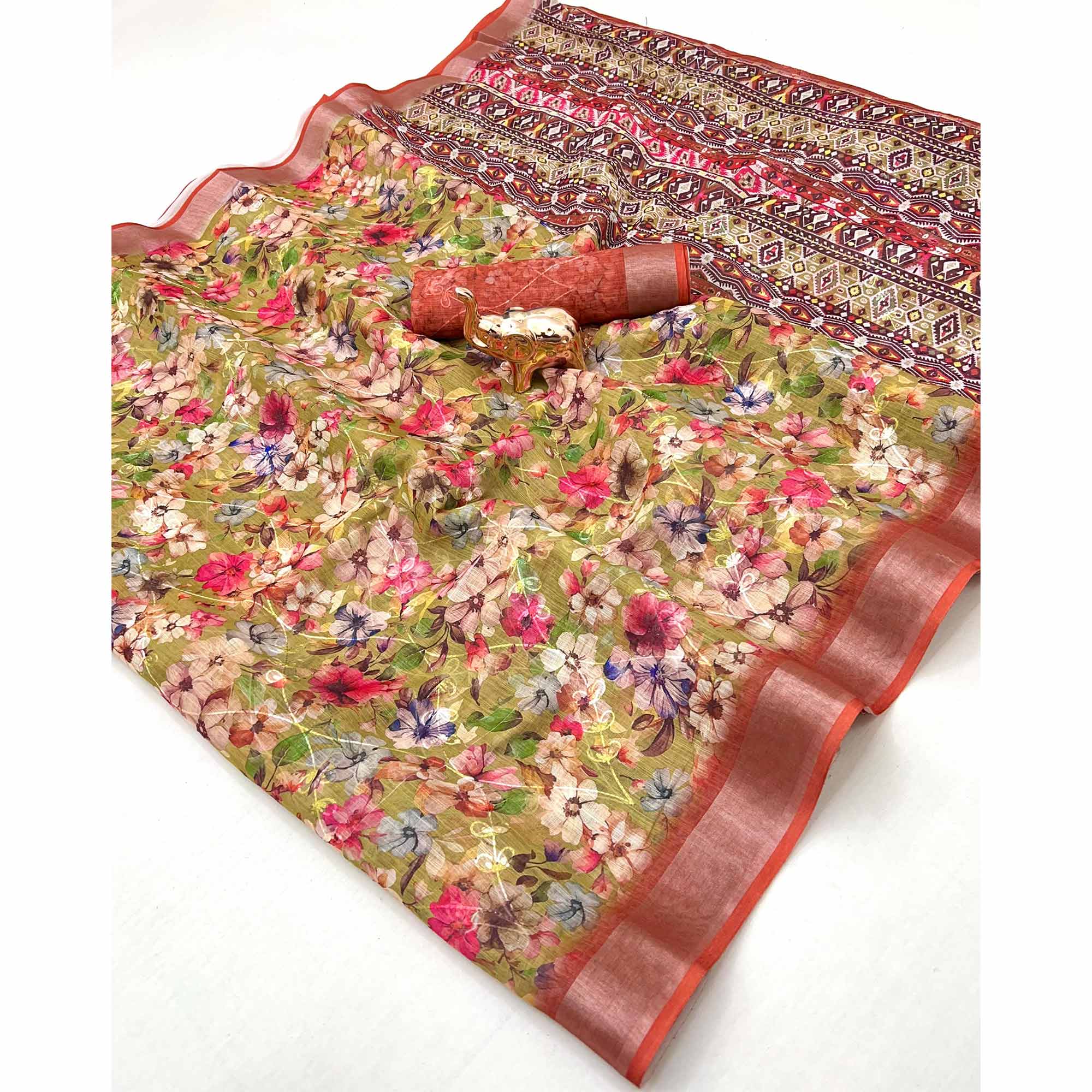 Beautiful Green Floral Printed Saree in Lightweight Soft Linen Fabric - Image 3