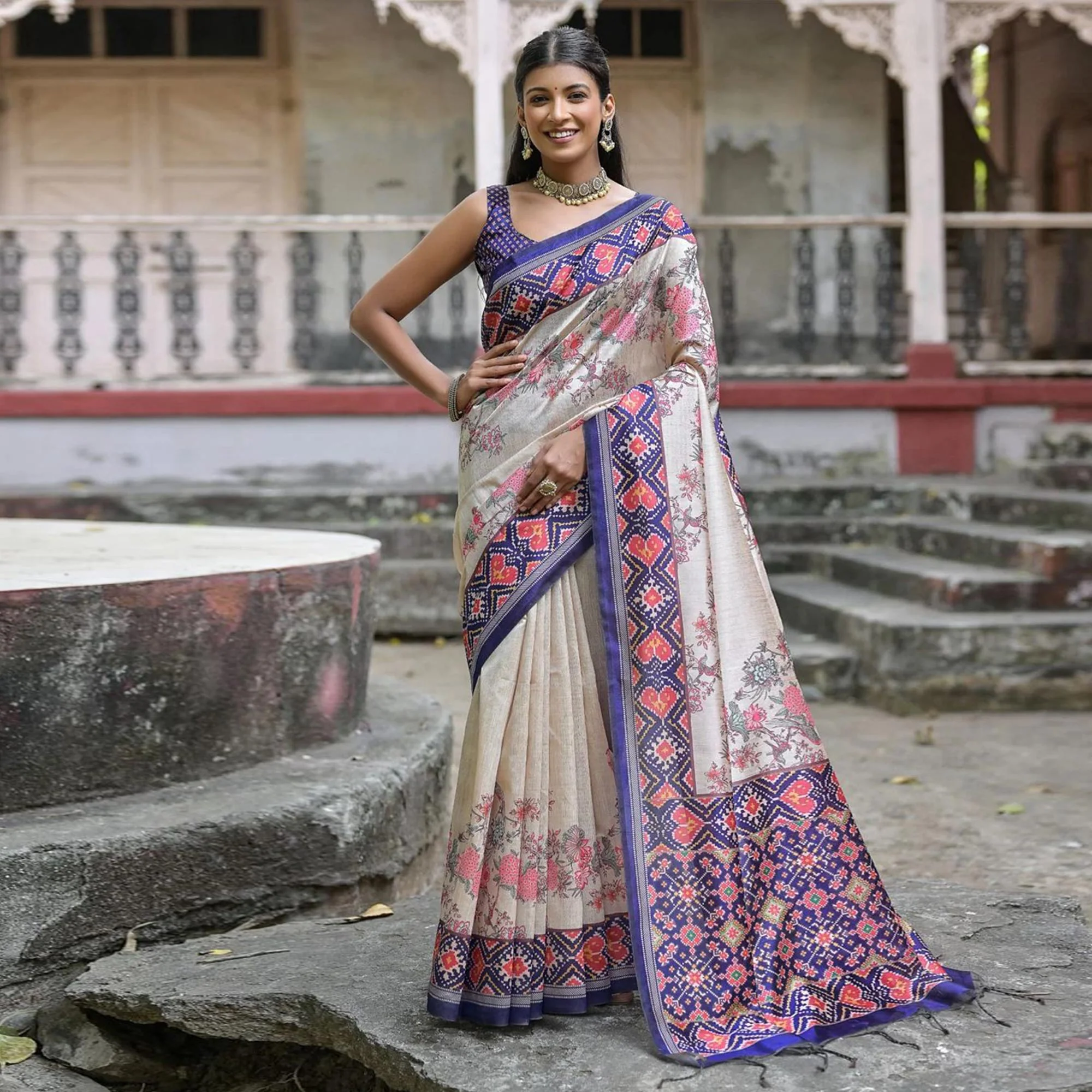 Beige & Blue Floral Printed Tussar Silk Saree - Image 2