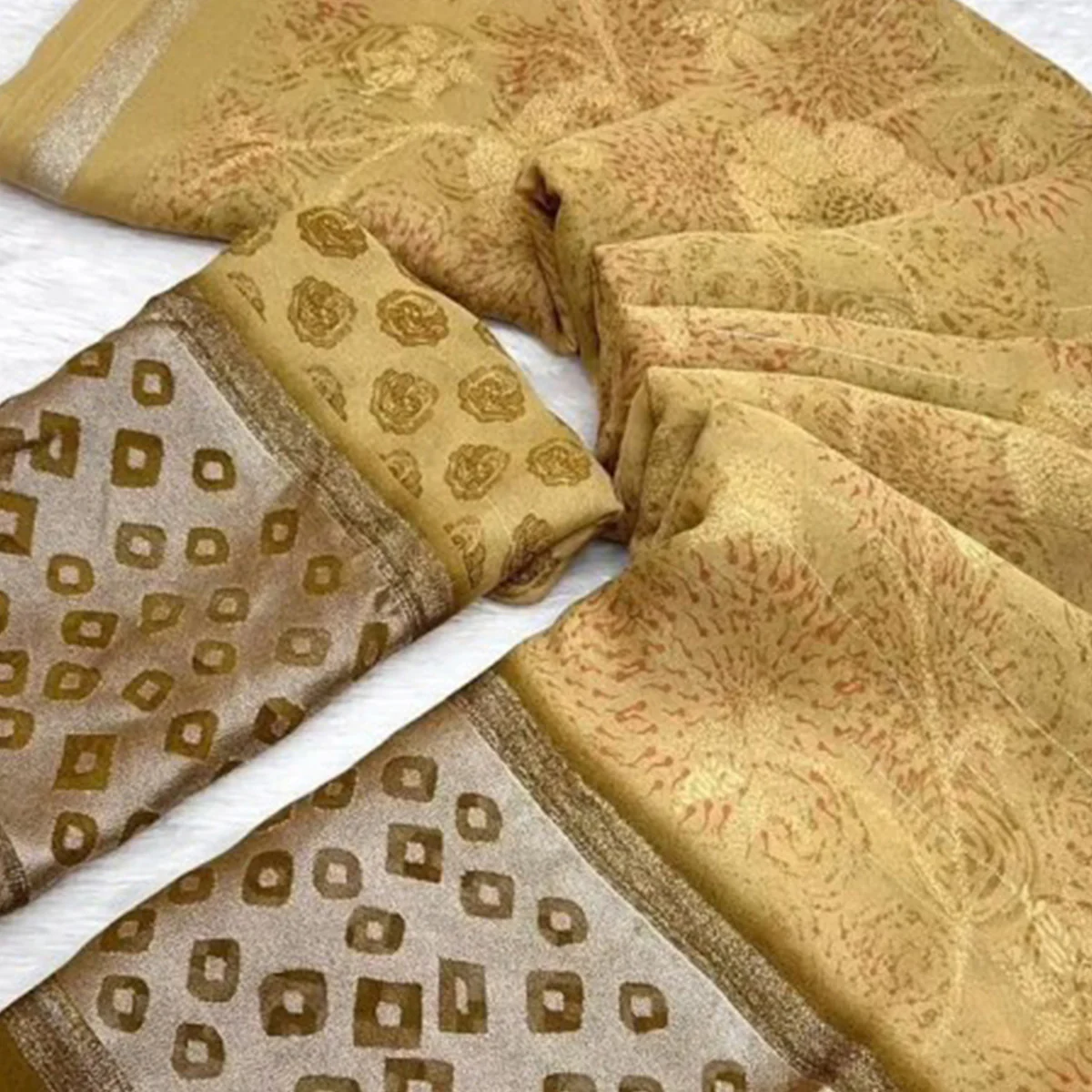 Beige Floral Printed Chiffon Saree - Image 2