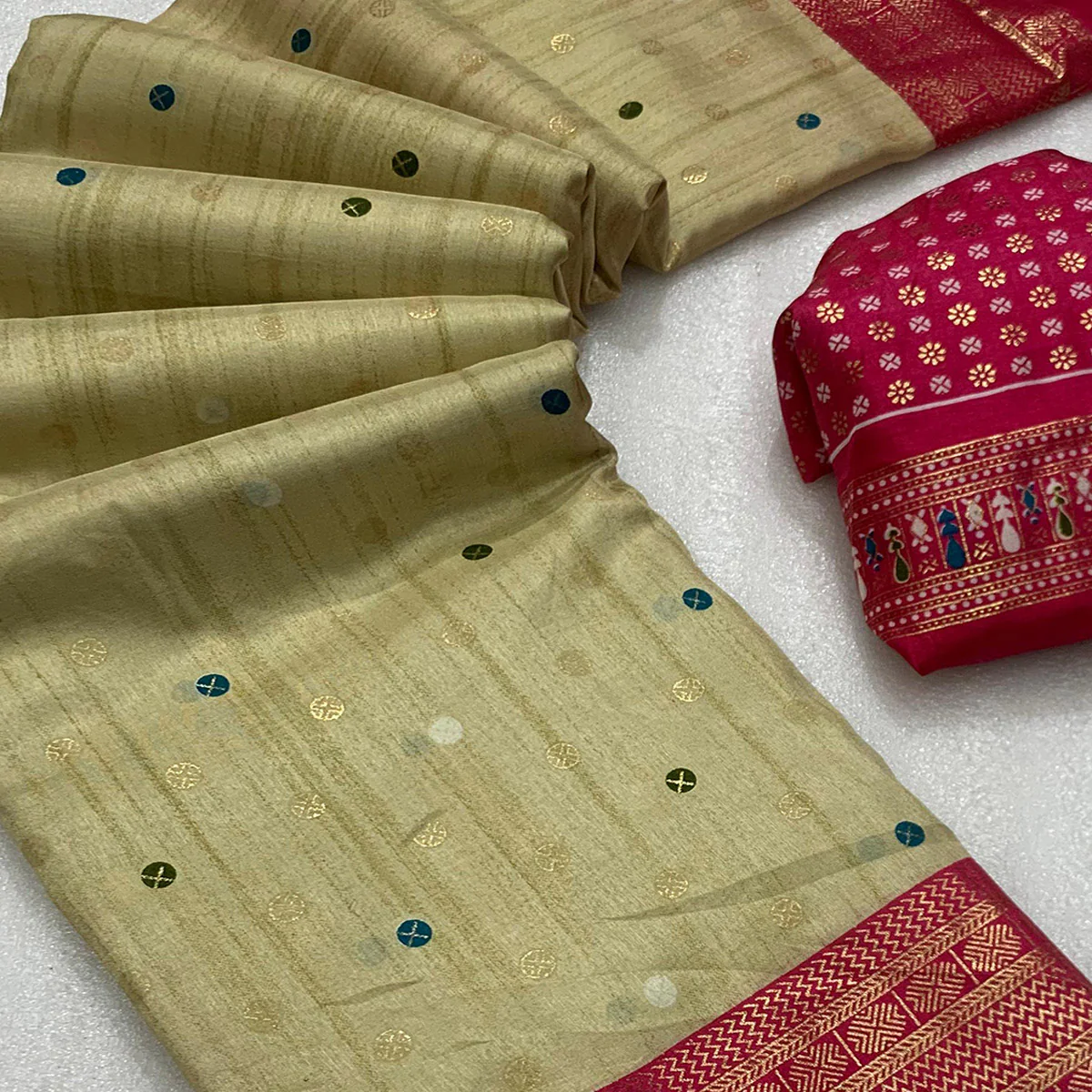 Beige Patola Printed Dola Silk Saree - Image 2