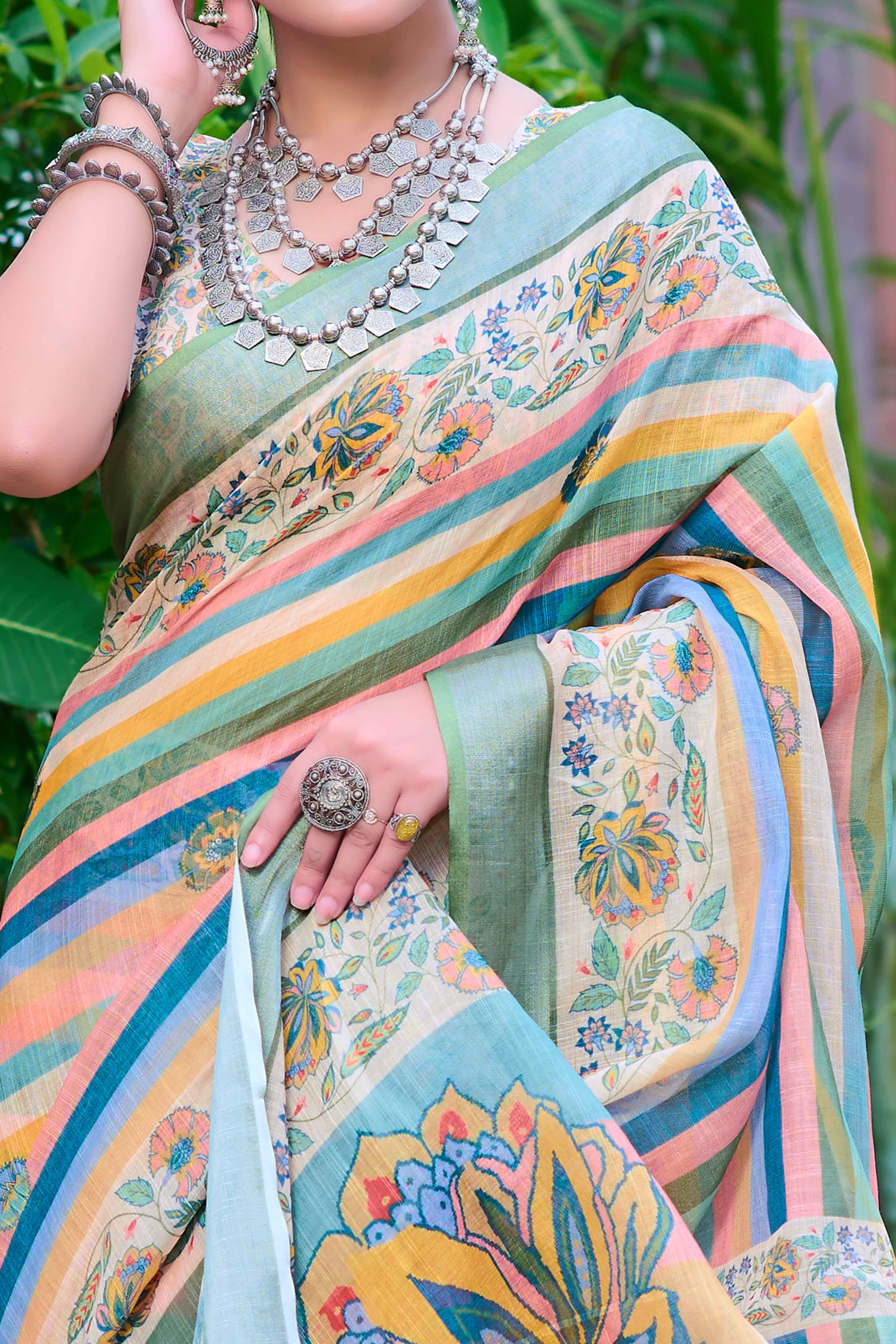 Beige Striped Printed Linen Saree - Image 2