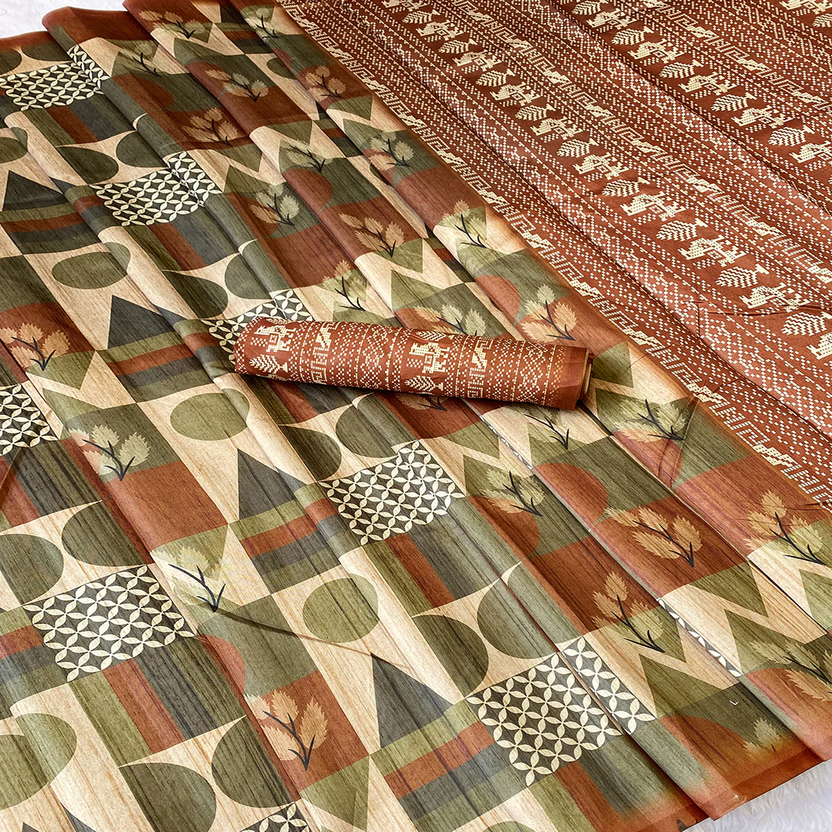 Beige Textured Tussar Silk Blend Saree Enhanced with Artistic Geometric Prints - Image 2