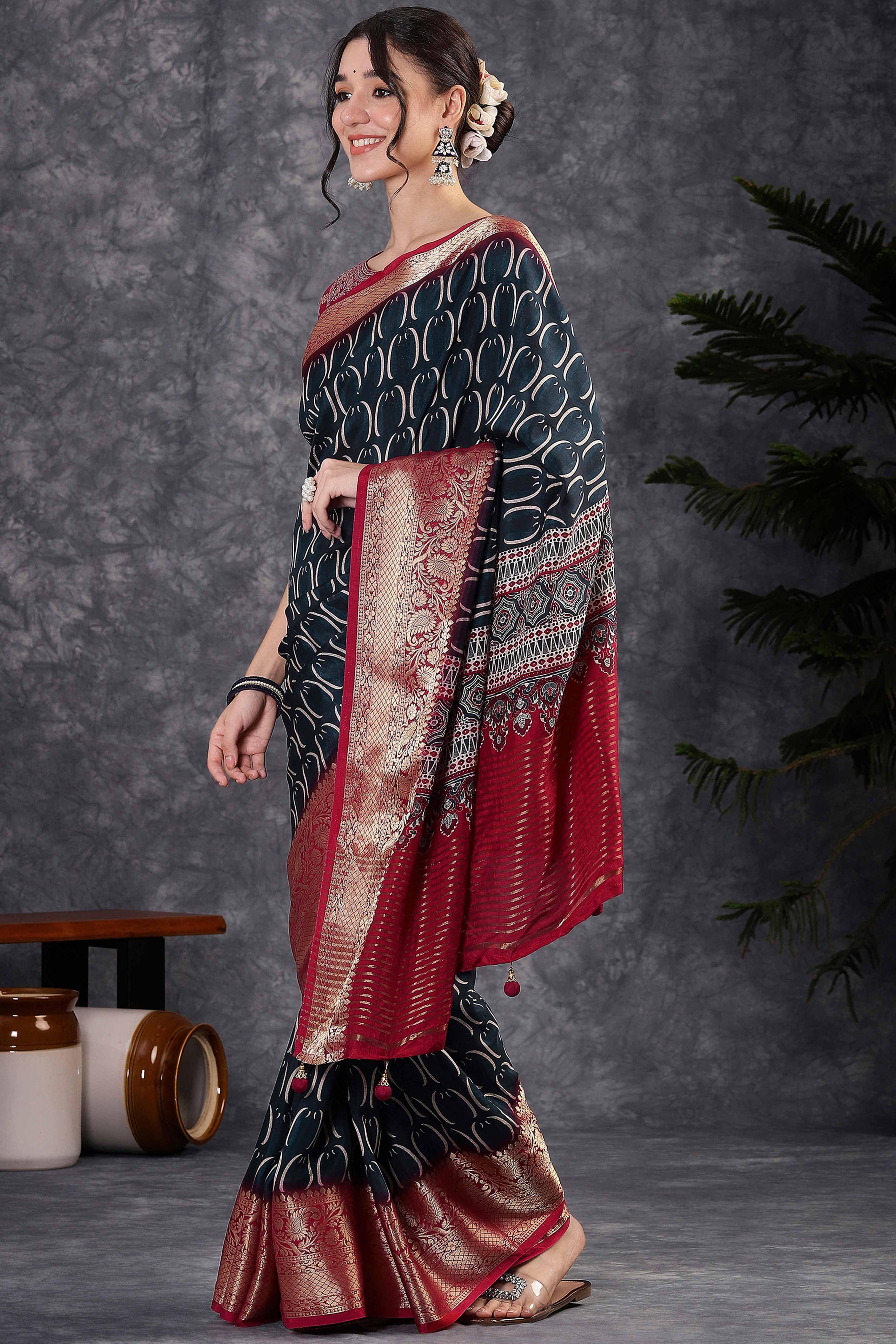Black Artistic Print Saree in Dola Silk with Woven Border - Image 3