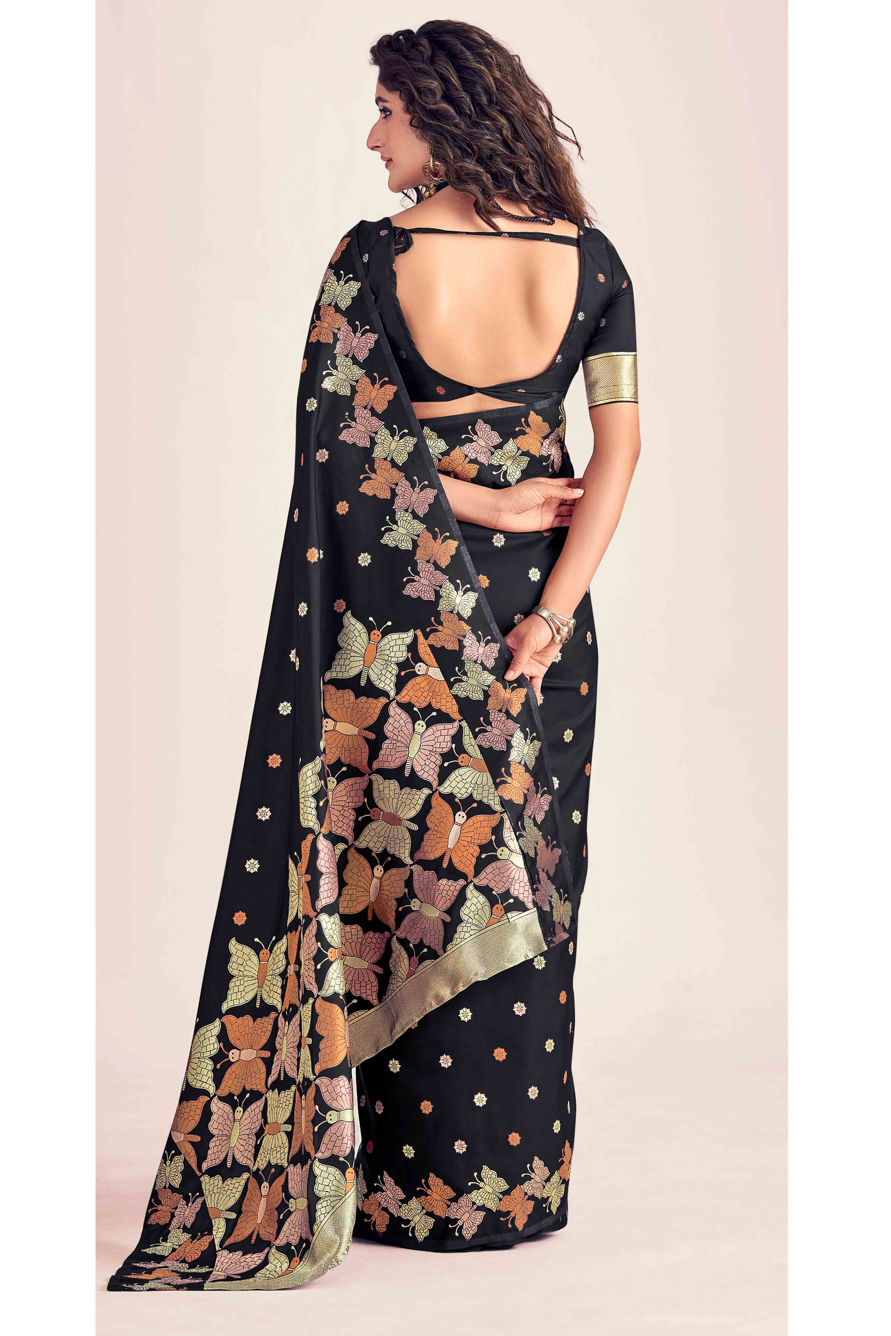 Black Banarasi Silk Saree With Zari Woven Floral & Butterfly Motifs - Image 3