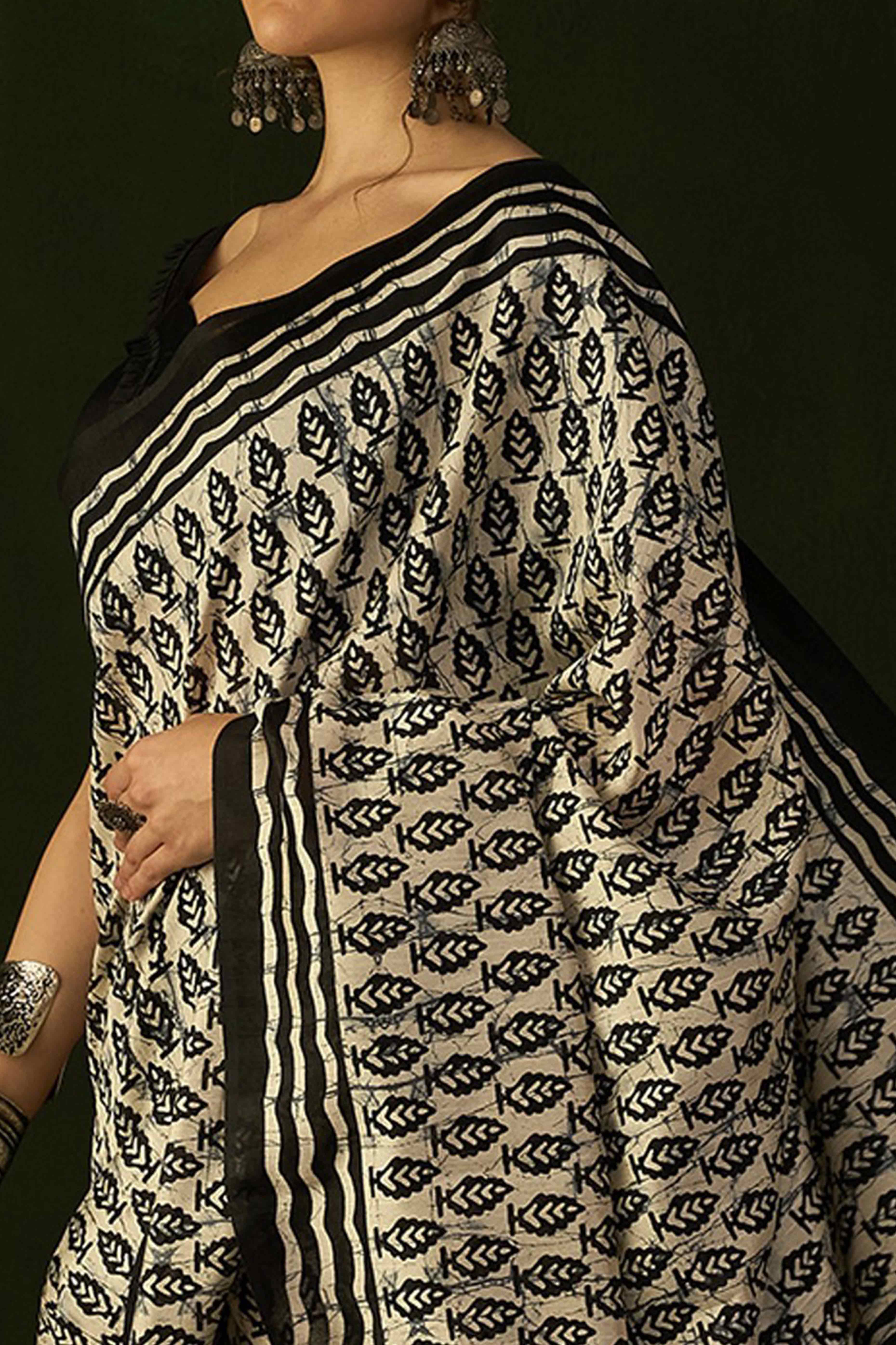 45Black & Beige Printed Bhagalpuri Silk Saree - Image 2