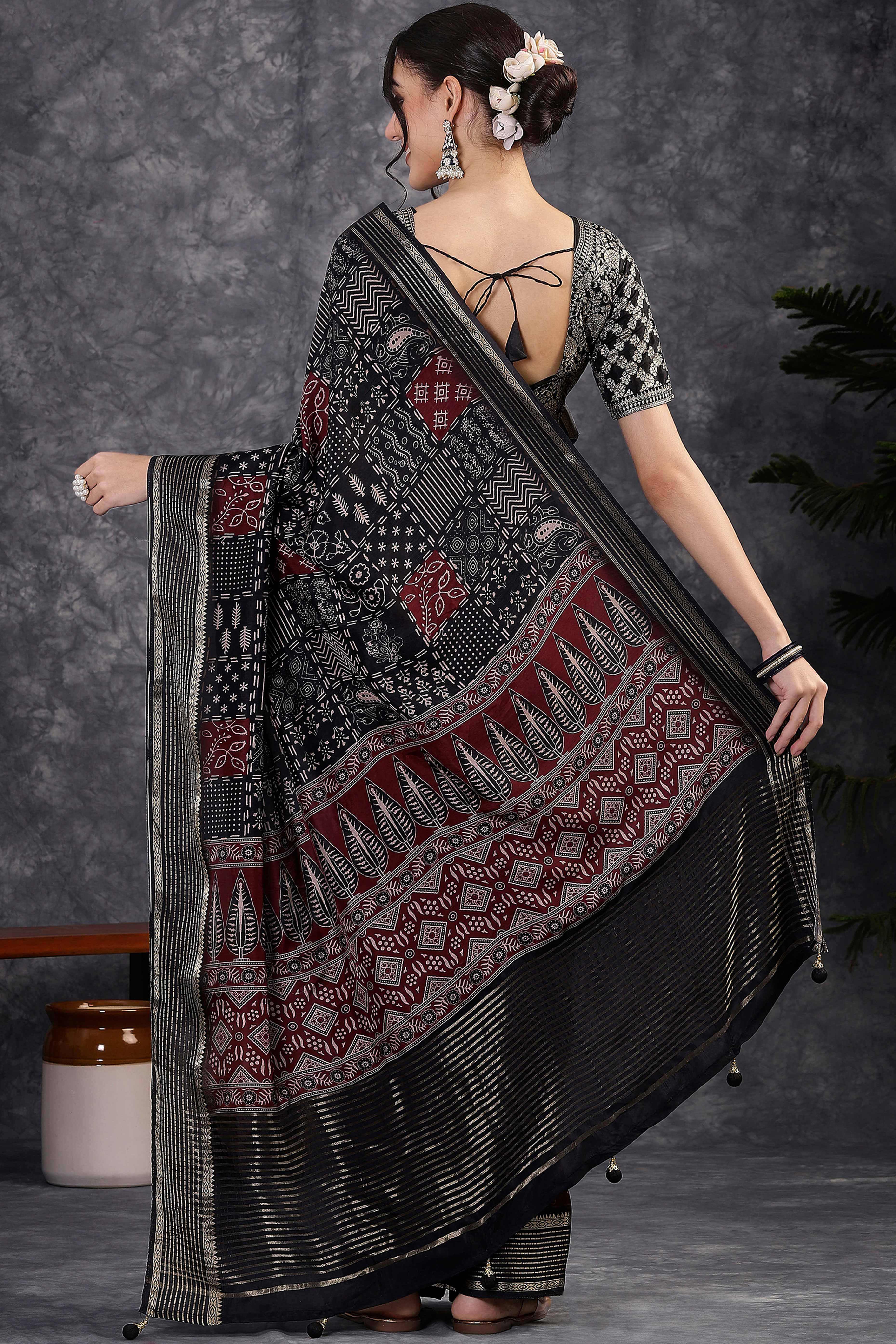 Black Dola Silk Saree Featuring Abstract Print & Jacquard Border - Image 3