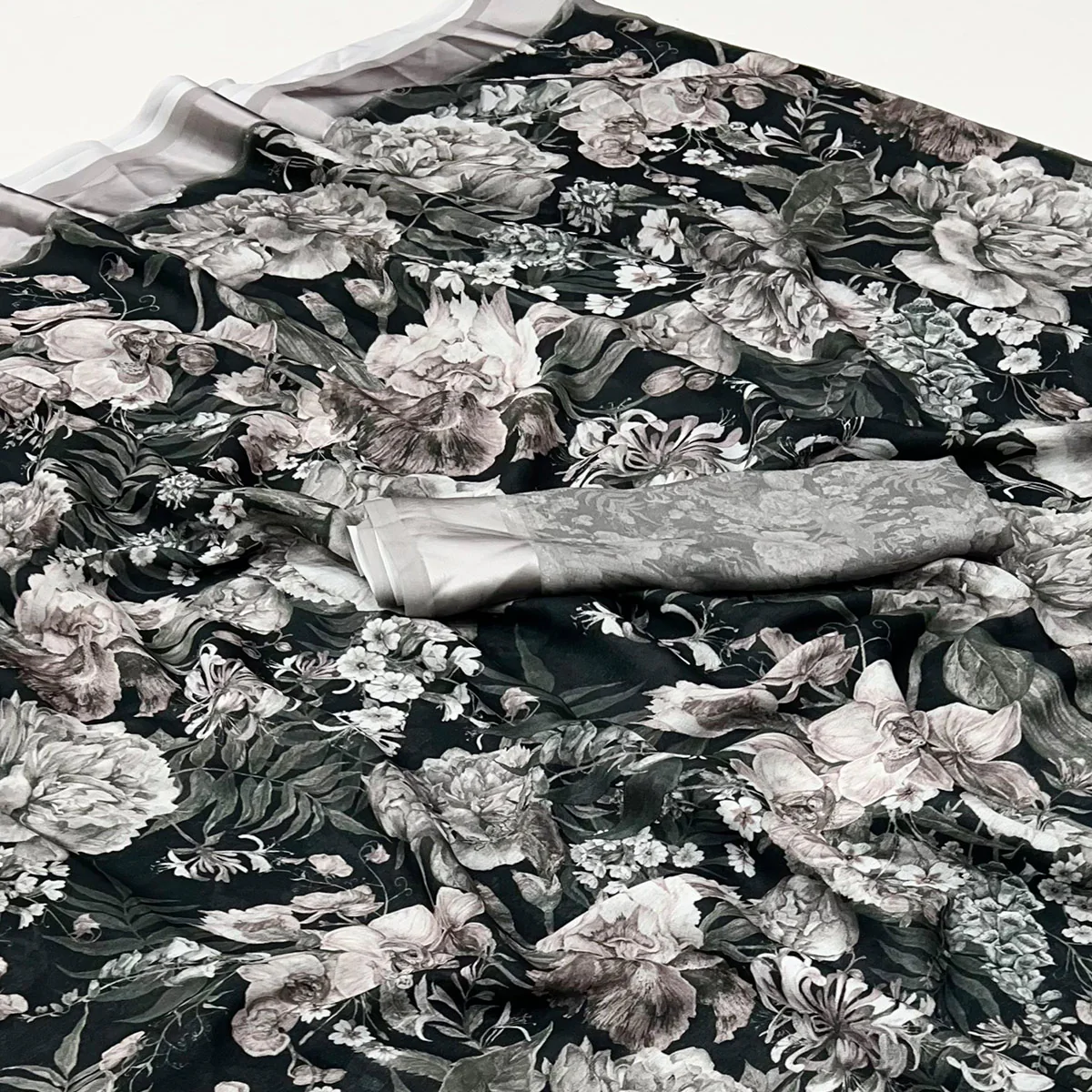 Black Floral Digital Printed Georgette Saree With Zari Border - Image 2