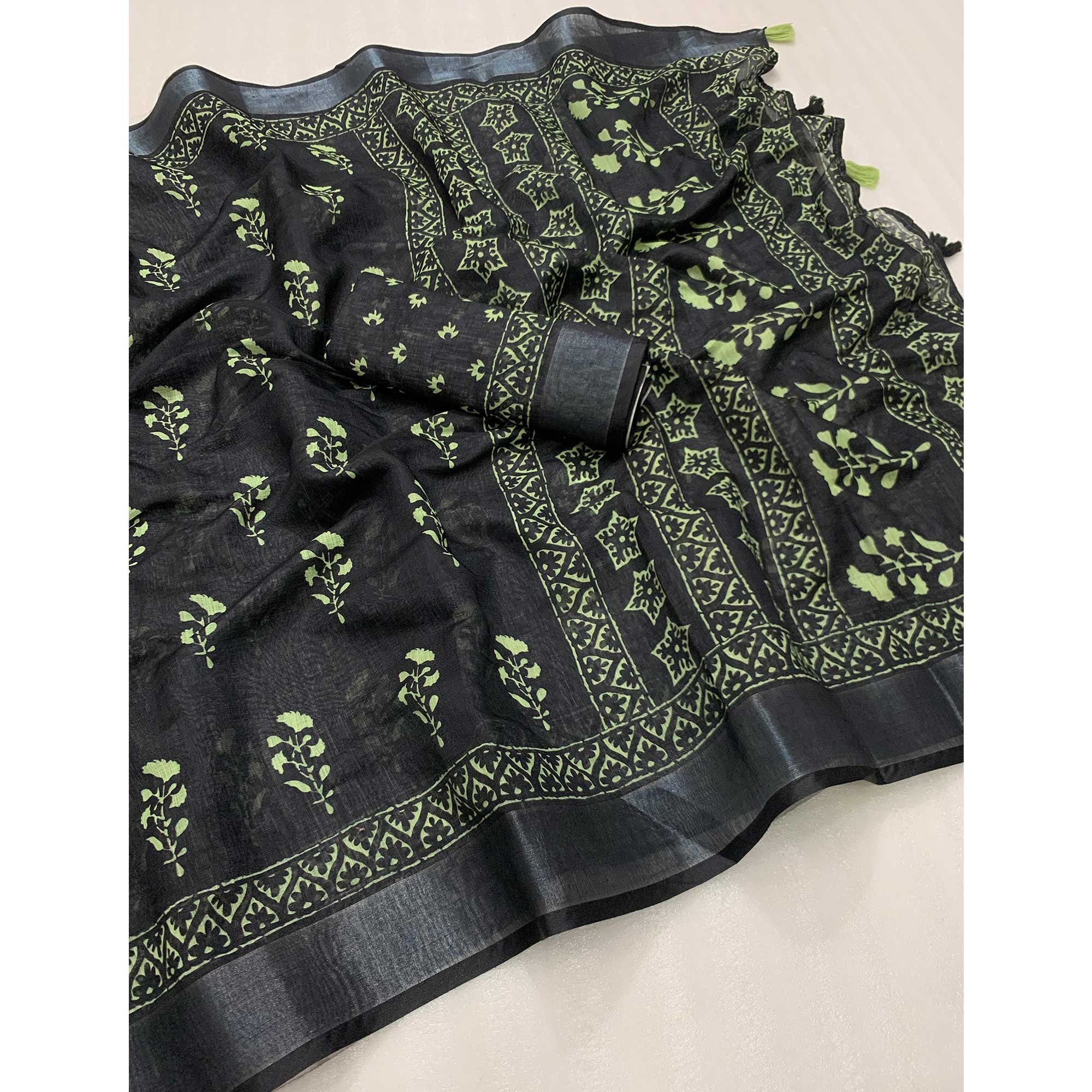Black Floral Digital Printed Linen Saree - Image 3