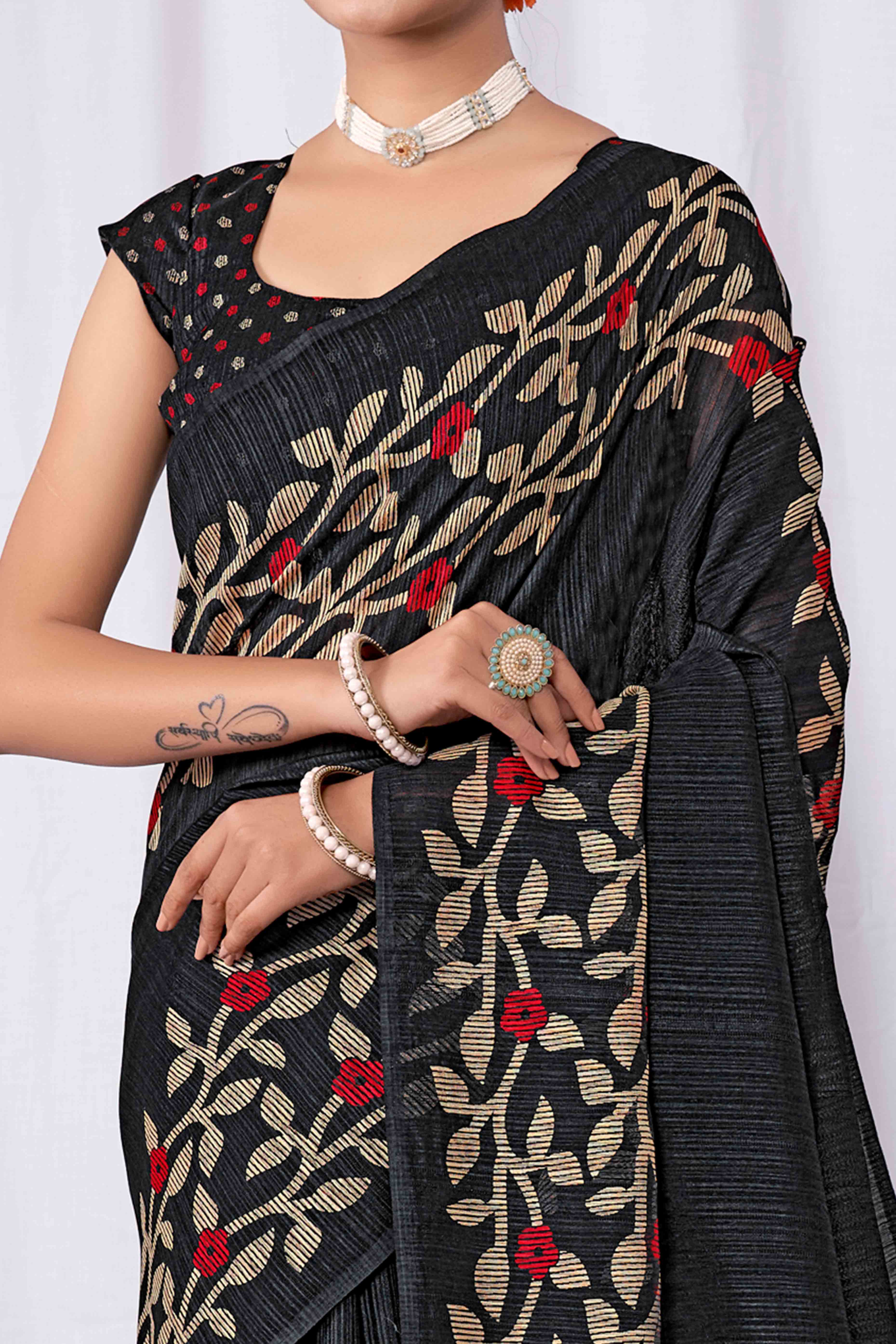 Black Floral Printed Cotton Slub Saree - Image 2