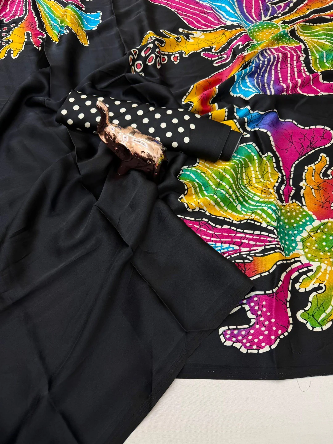 Black Floral Printed Crepe Saree with Feminine Design and Elegant Everyday to Casual Look - Image 6