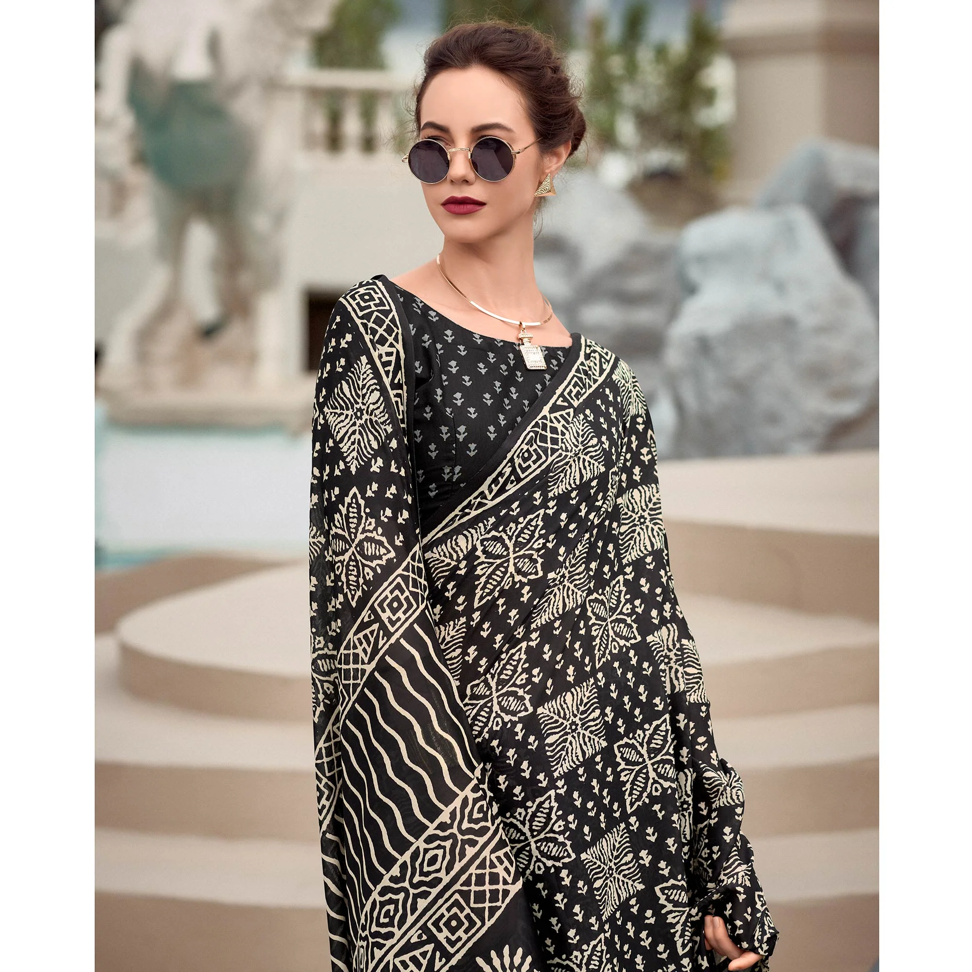 Black Floral Printed Mul Pure Silk Saree - Image 5