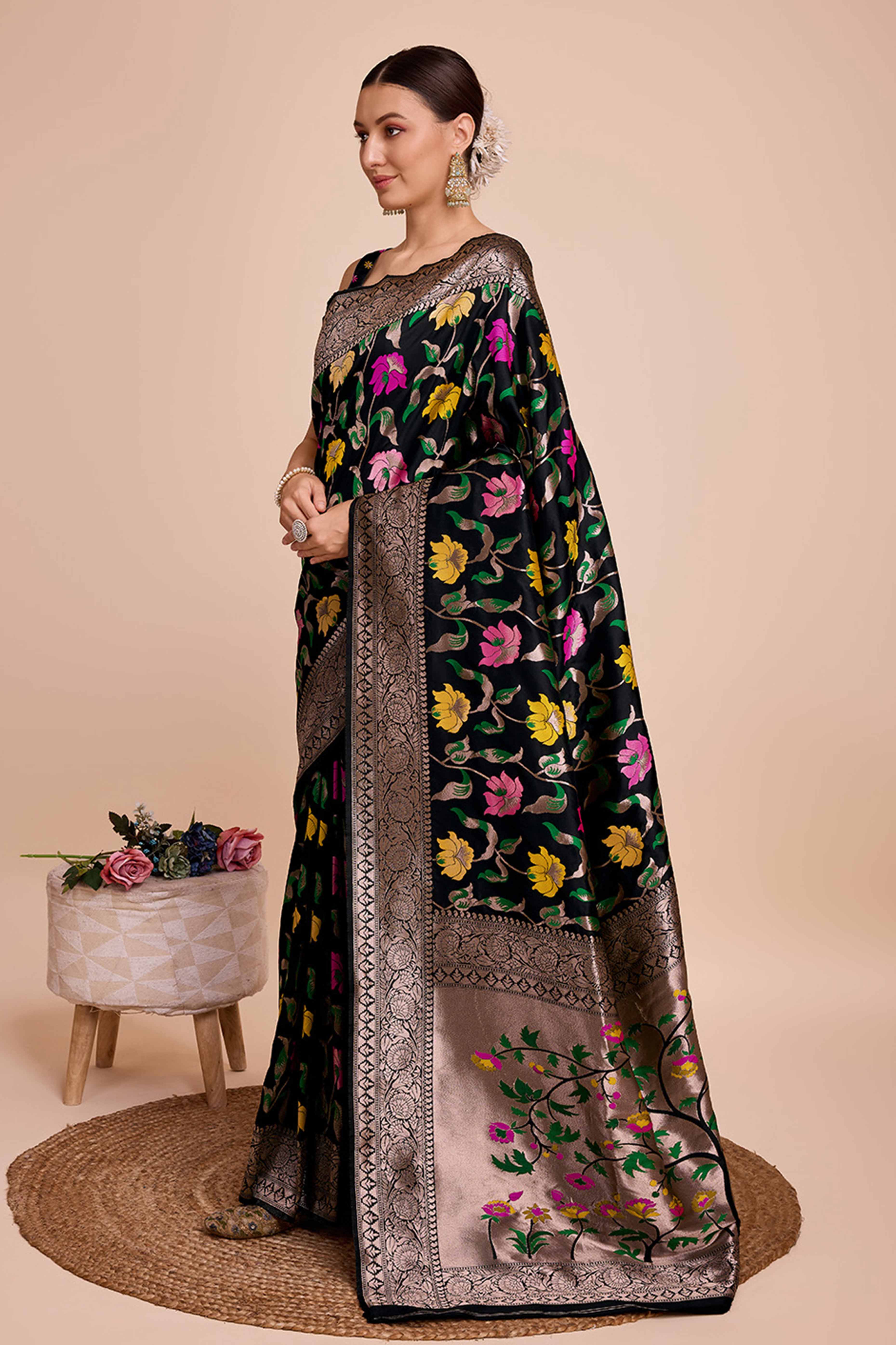 Black Floral Zari Weaving Pure Silk Paithani Saree - Image 3