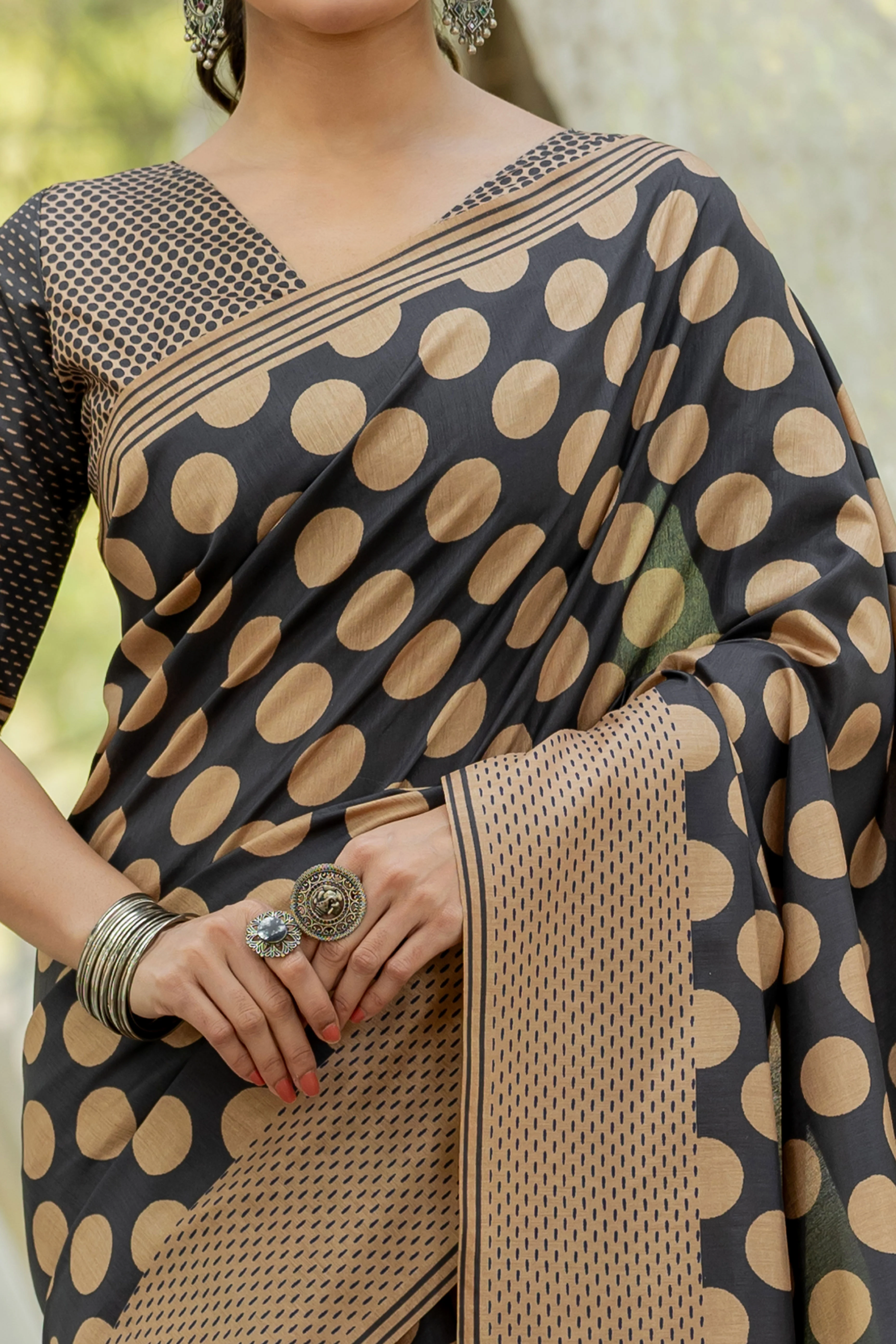 Black Kozi Cotton Silk Saree Showcasing Digital Prints and Soft Tassel Edging - Image 2