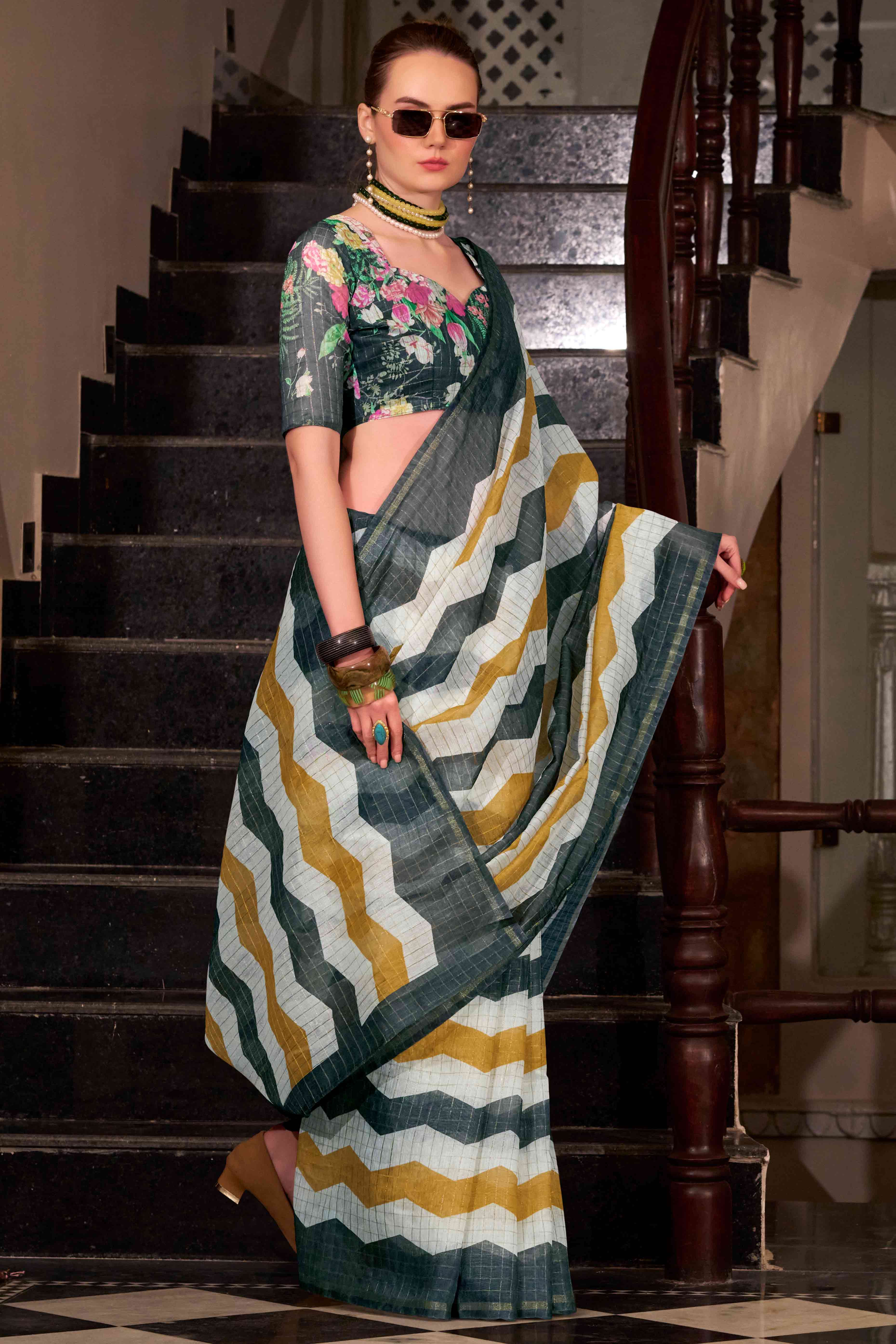 Black & Mustard Woven Cotton Silk Saree With A Zig-Zag Pattern - Image 3