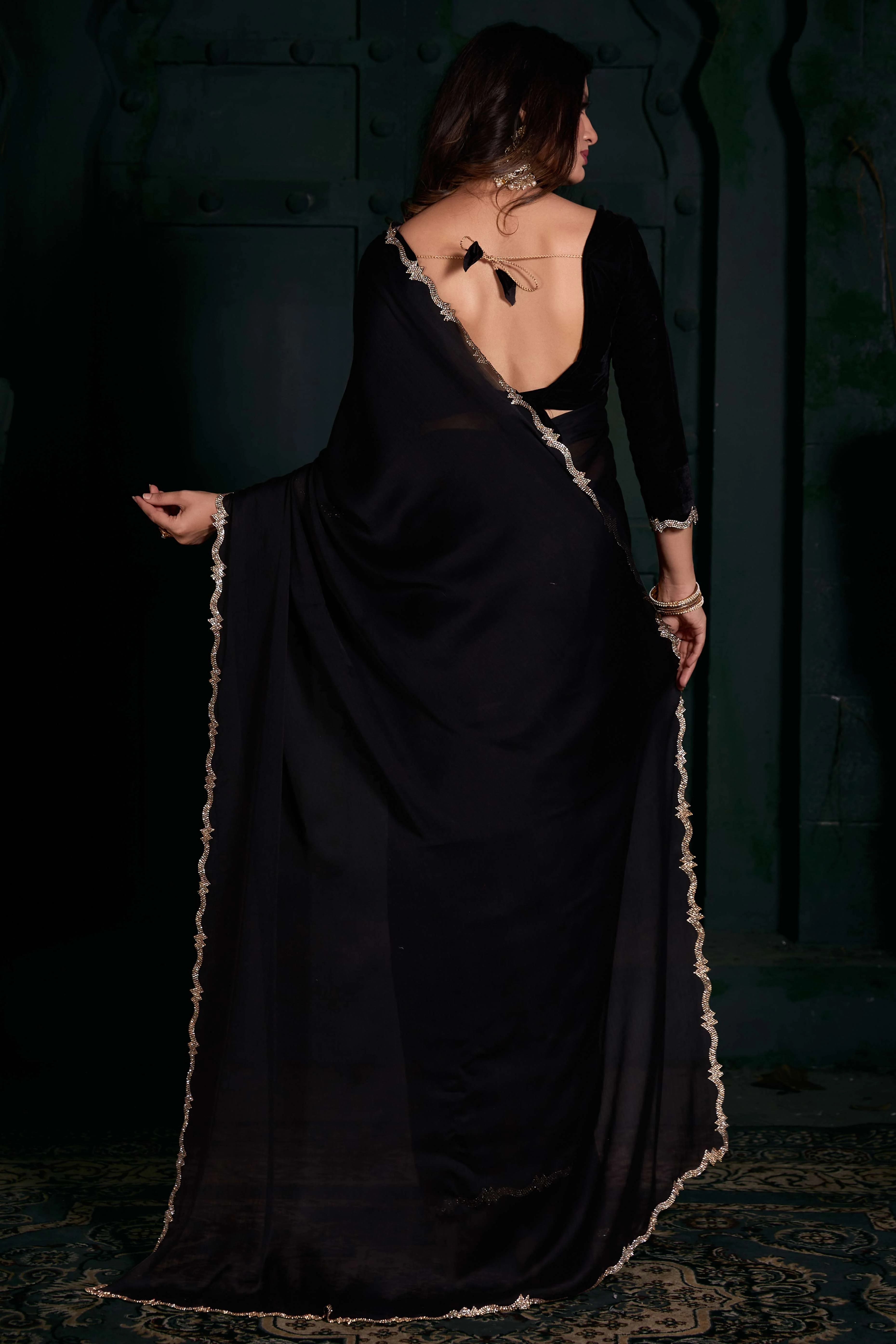 Black Solid With Zarkan Cutwork Border Chiffon Saree With Belt - Image 3