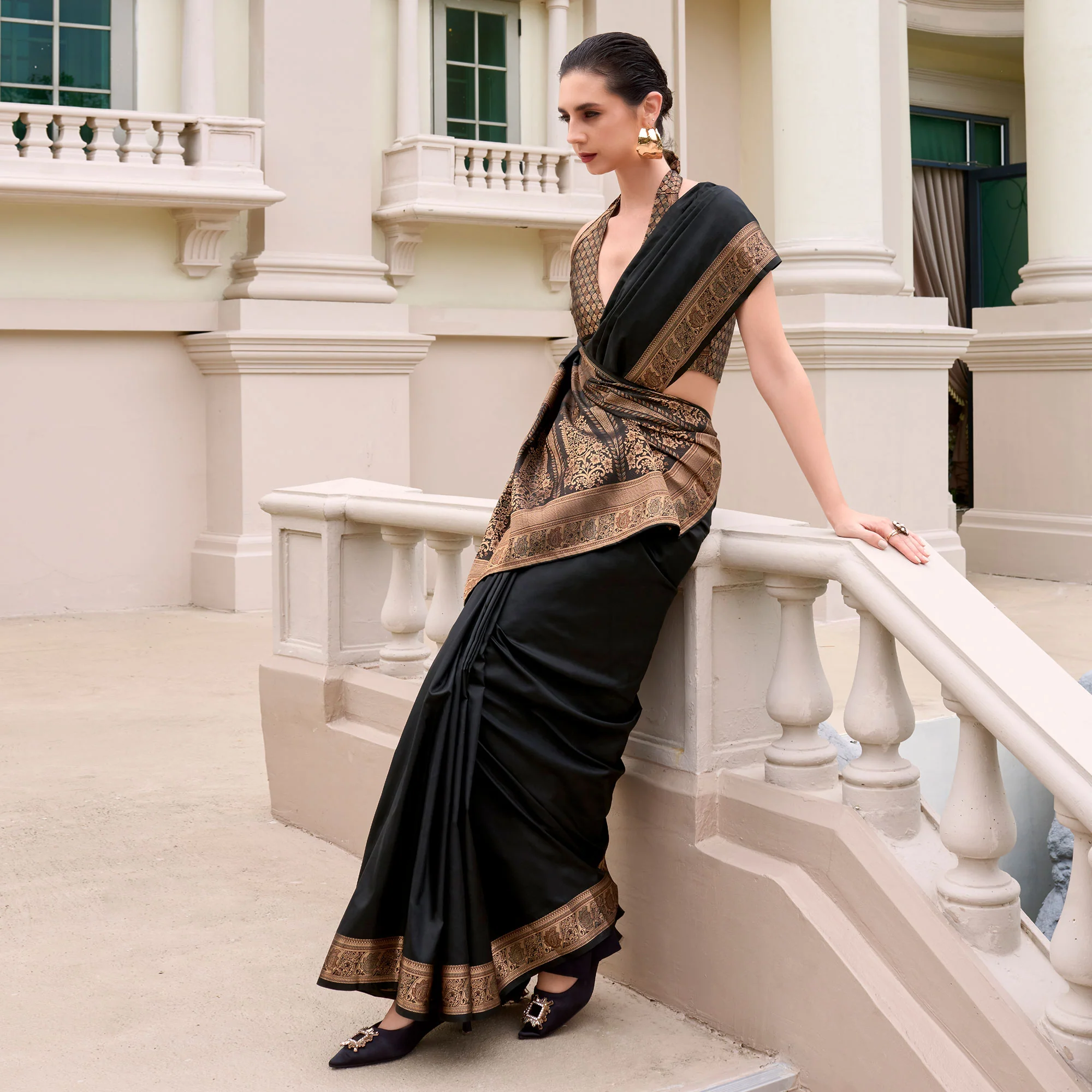 Black Woven Banarasi Silk Saree With Zari Border - Image 4