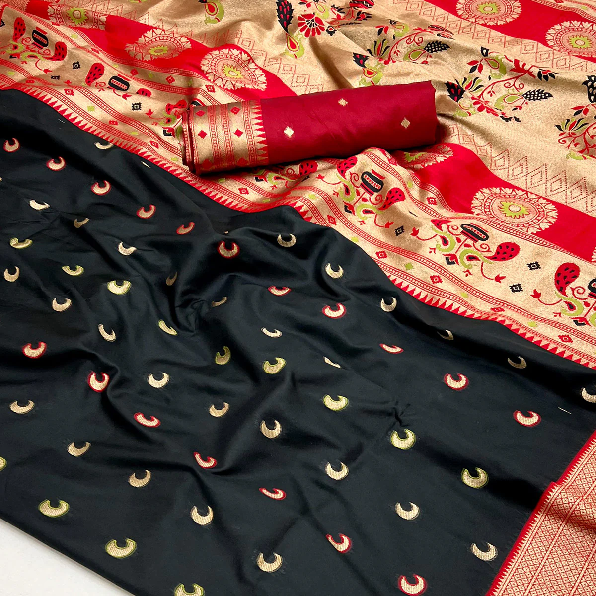 Black Woven Pure Silk Paithani Saree - Image 2