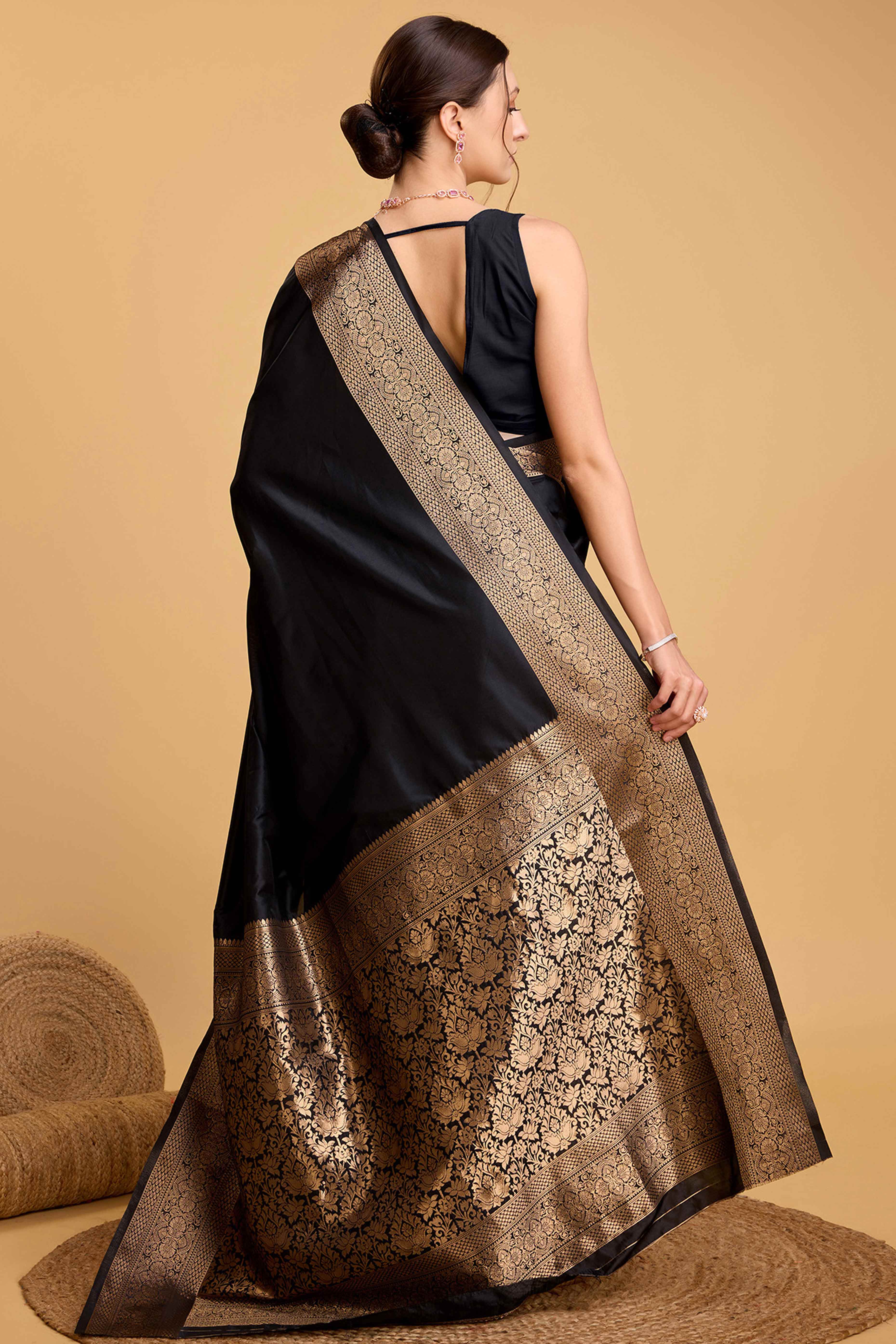 Black Zari Weaving Banarasi Silk Saree - Image 5