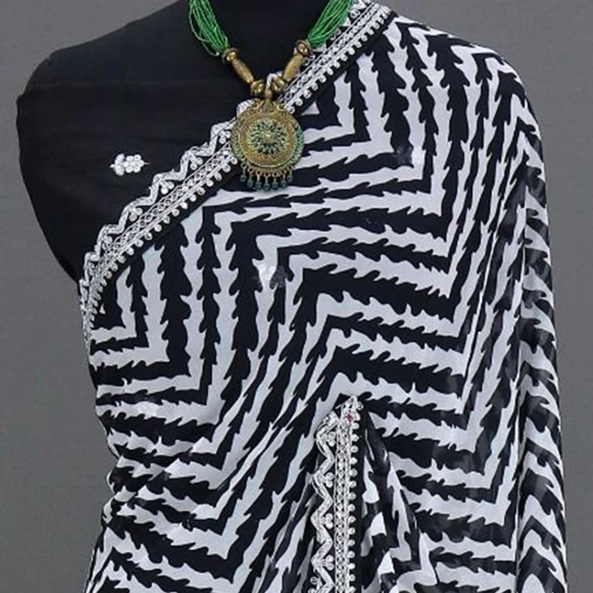 Black Zig Zag Printed Georgette Saree With Sequins Embroidered Border - Image 2