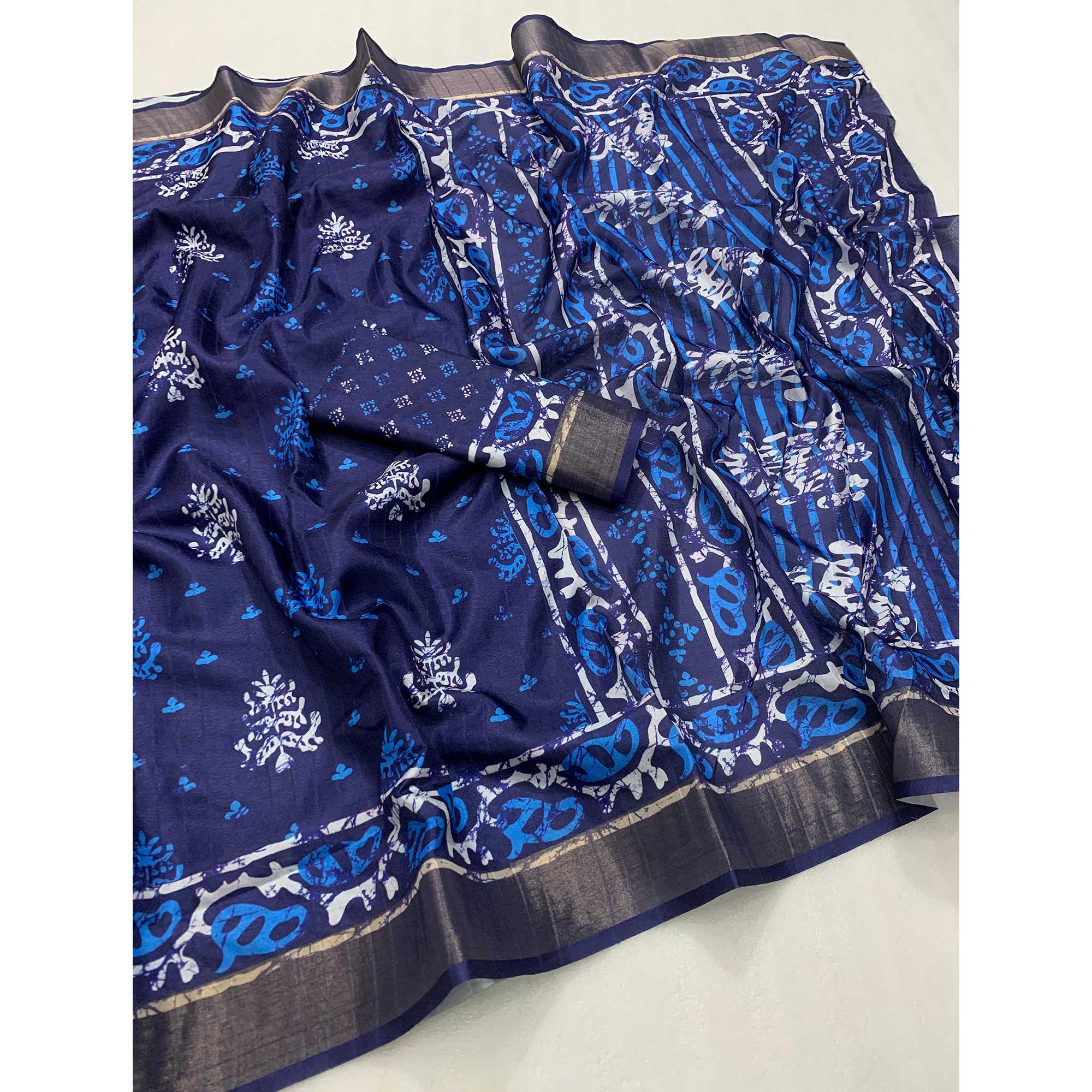 Blue Floral Digital Printed Tussar Silk Saree - Image 3