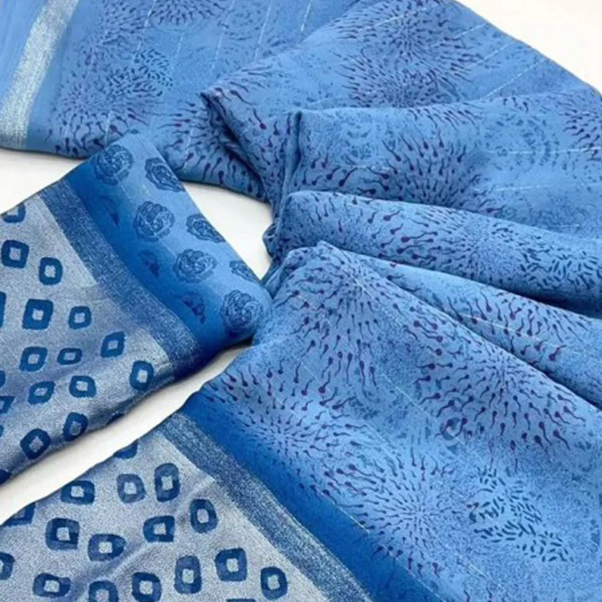 Blue Floral Printed Chiffon Saree - Image 2