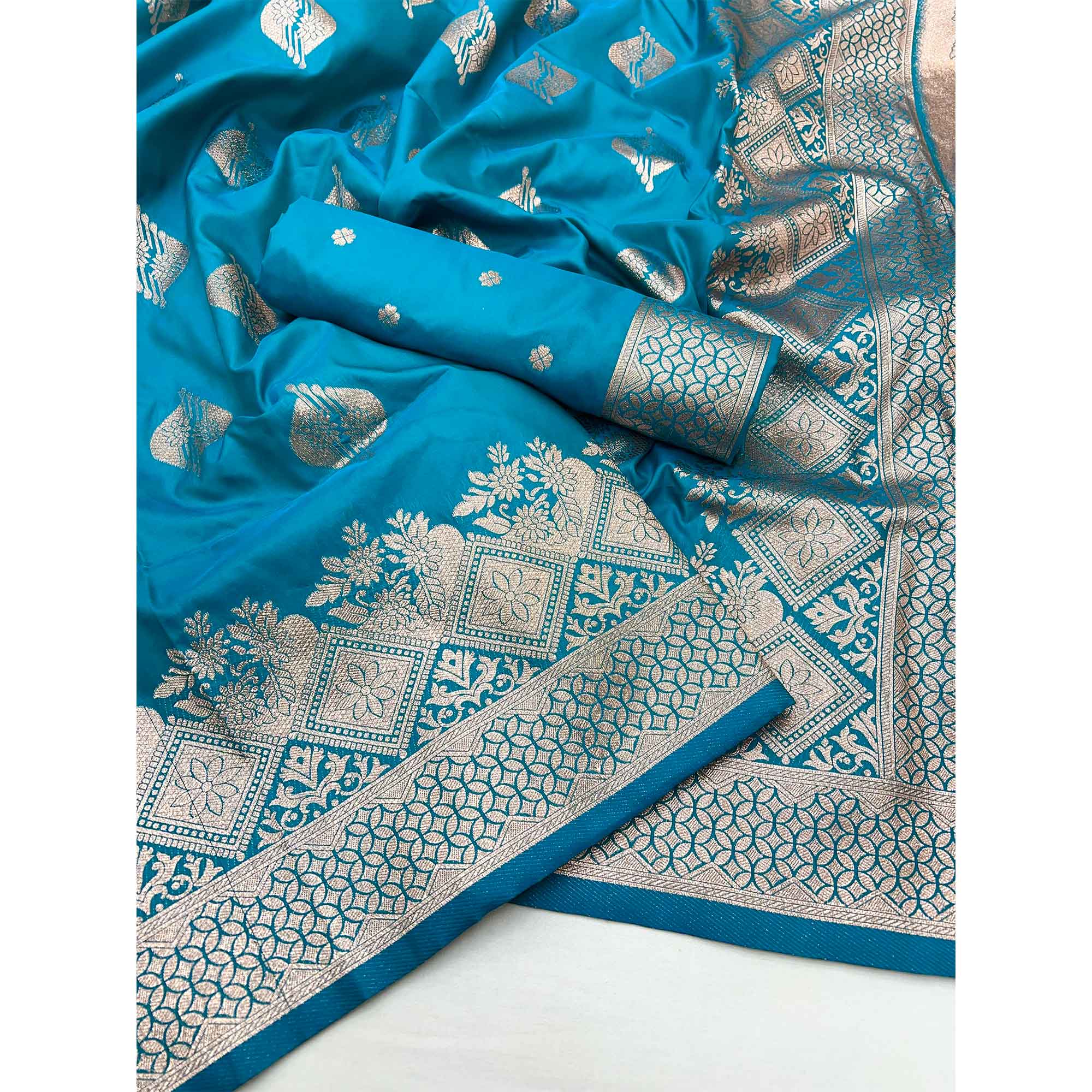 Blue Floral Woven Banarasi Silk Saree - Image 3