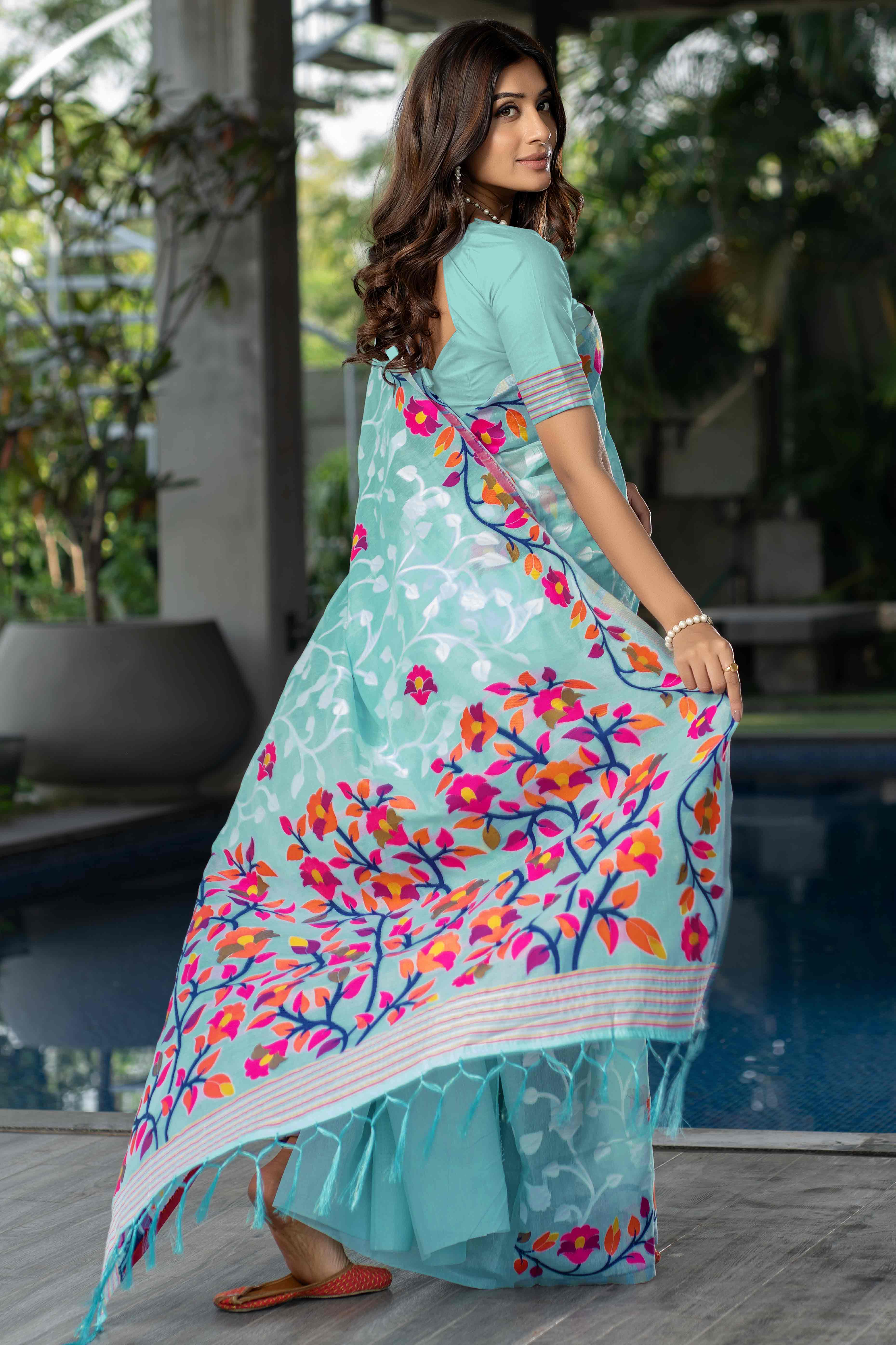 Blue Floral Woven Cotton Jacquard Jamdani Saree With A Graceful Tassel Border - Image 5