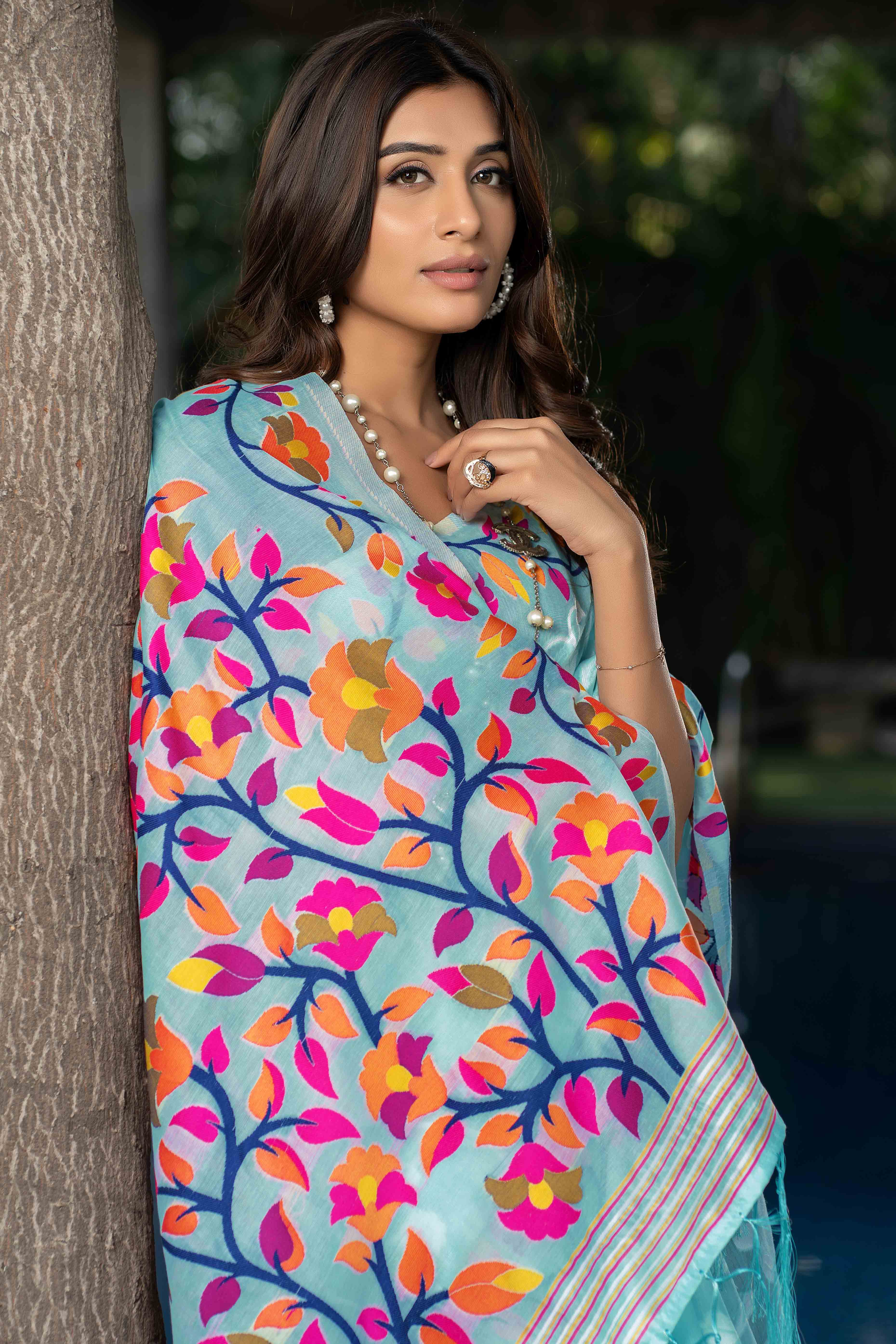 Blue Floral Woven Cotton Jacquard Jamdani Saree With A Graceful Tassel Border - Image 7