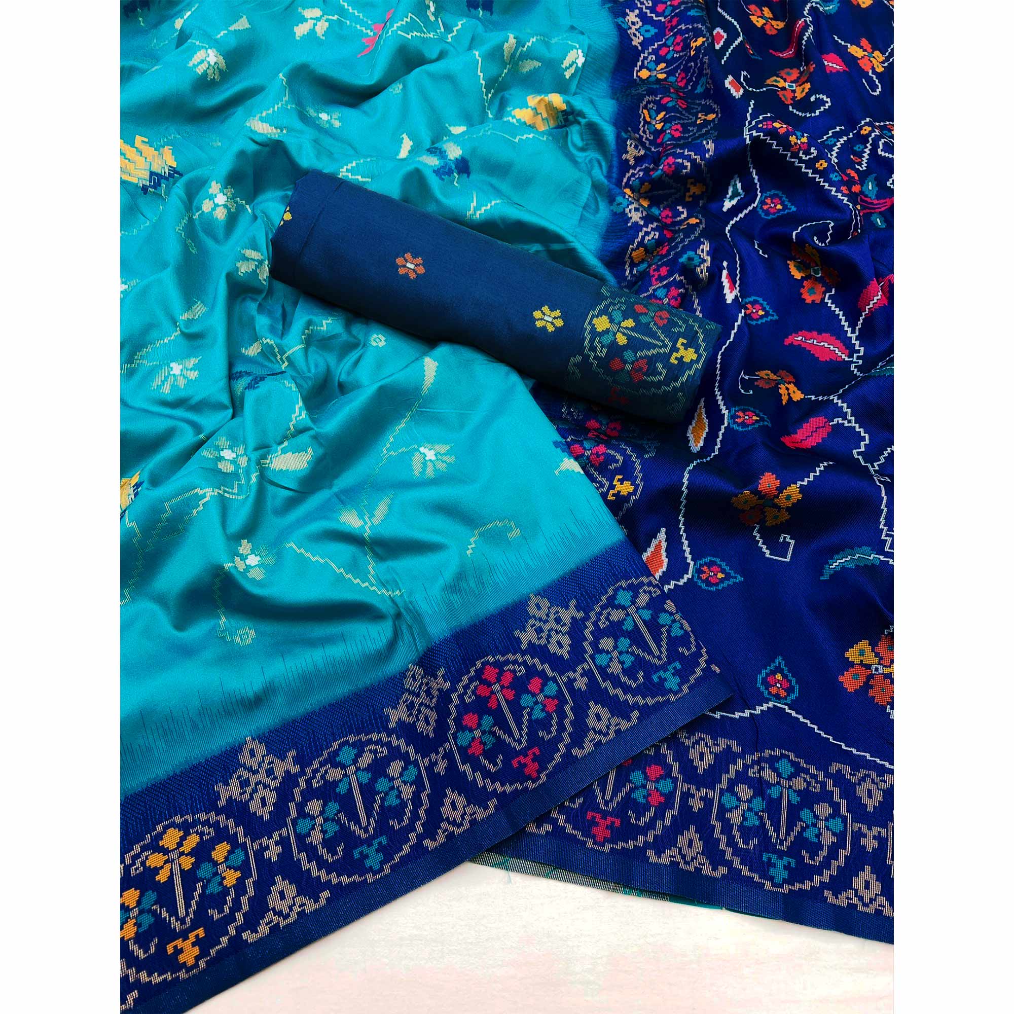 Blue Floral Woven Pure Silk Saree - Image 3