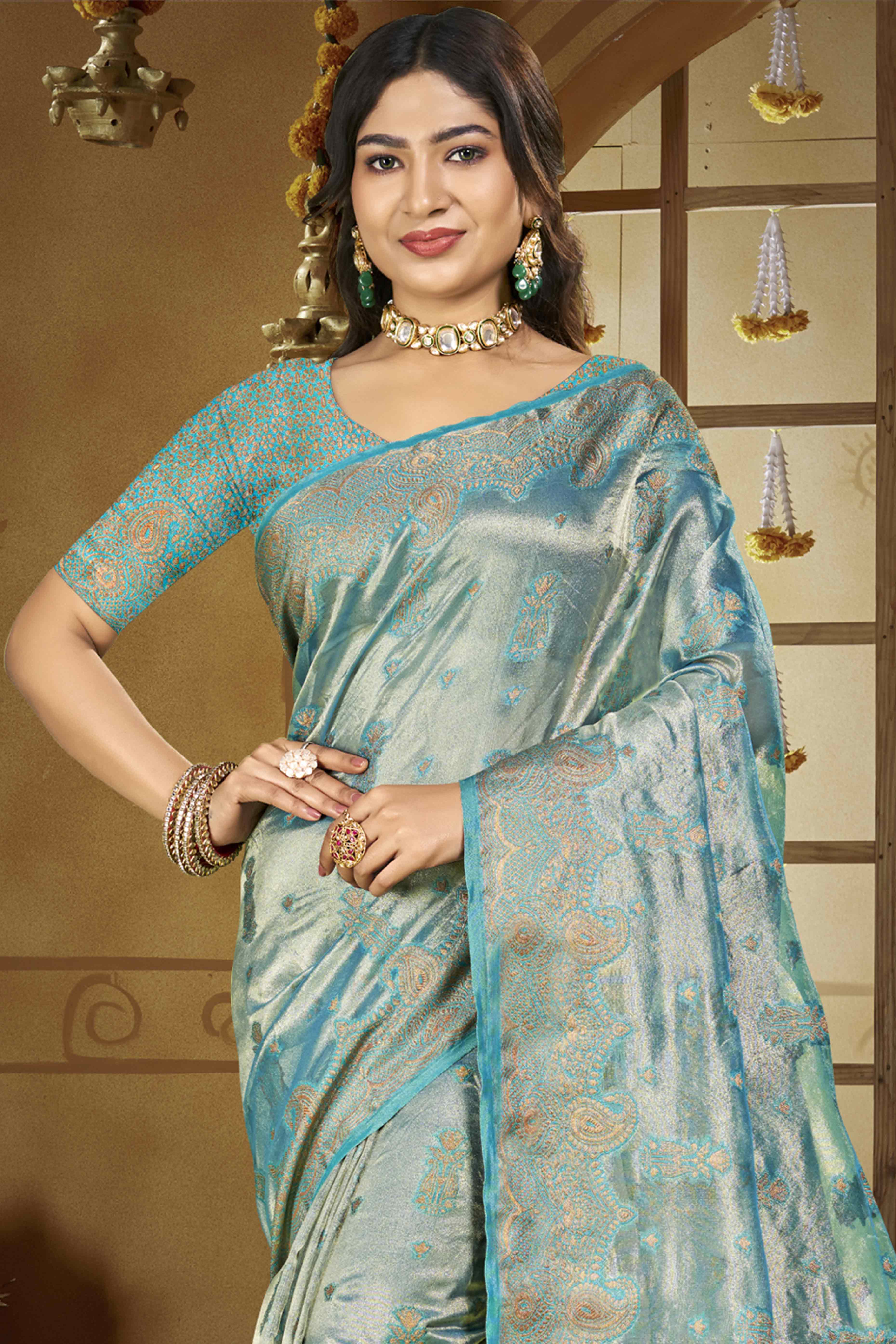 Blue Paisley Pattern Woven Organza Silk Saree - Image 3
