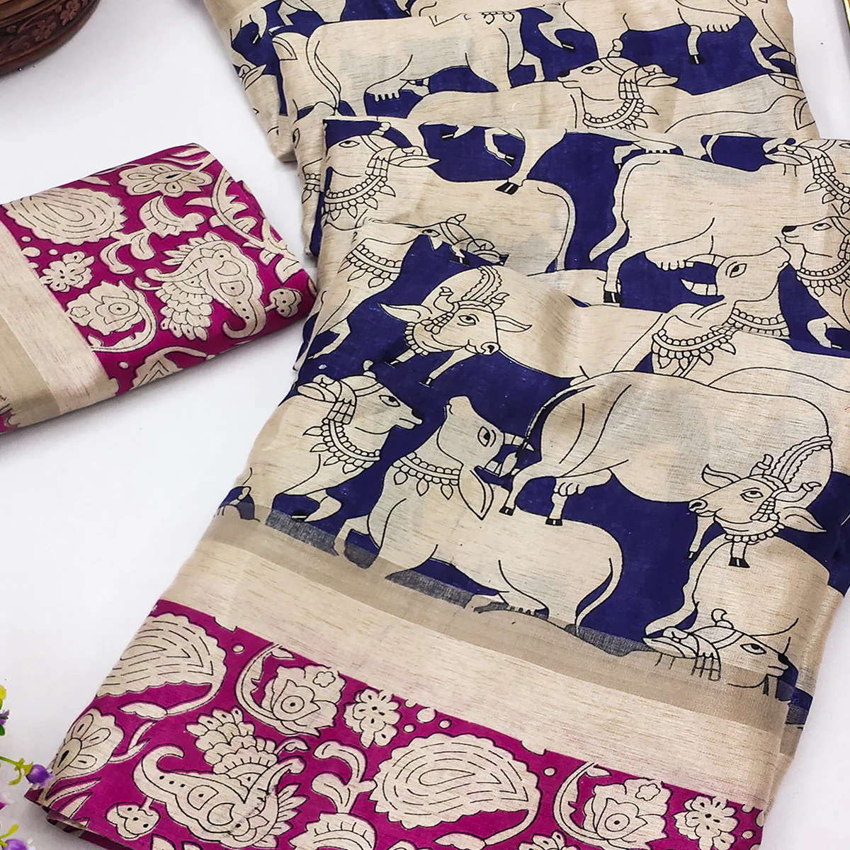 Blue & Pink Cotton Blend Saree Featuring Artistic Animal And Floral Print Fusion - Image 2