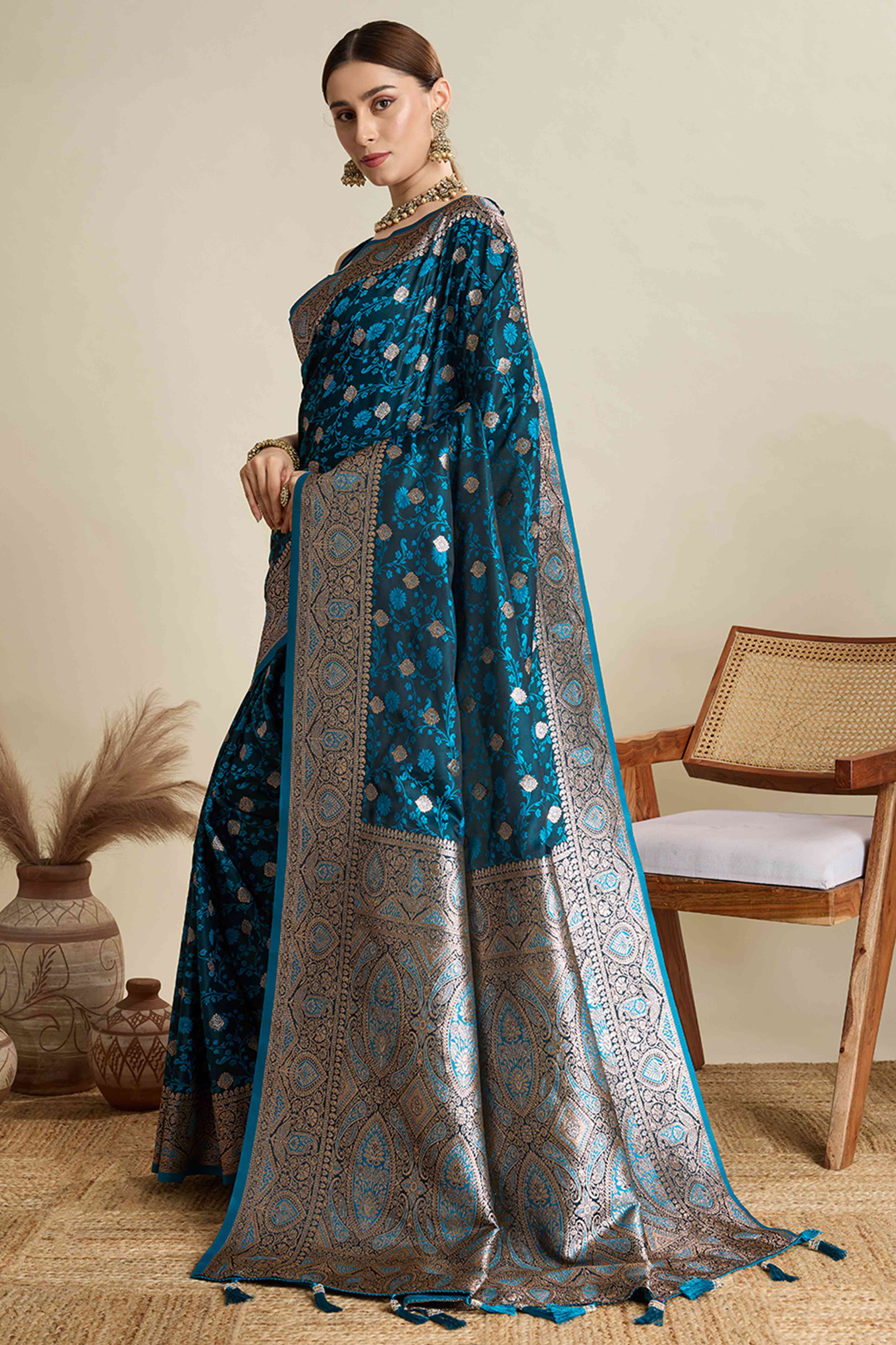 Blue Pure Silk Saree Featuring Traditional Banarasi Zari Weaving Patterns - Image 3