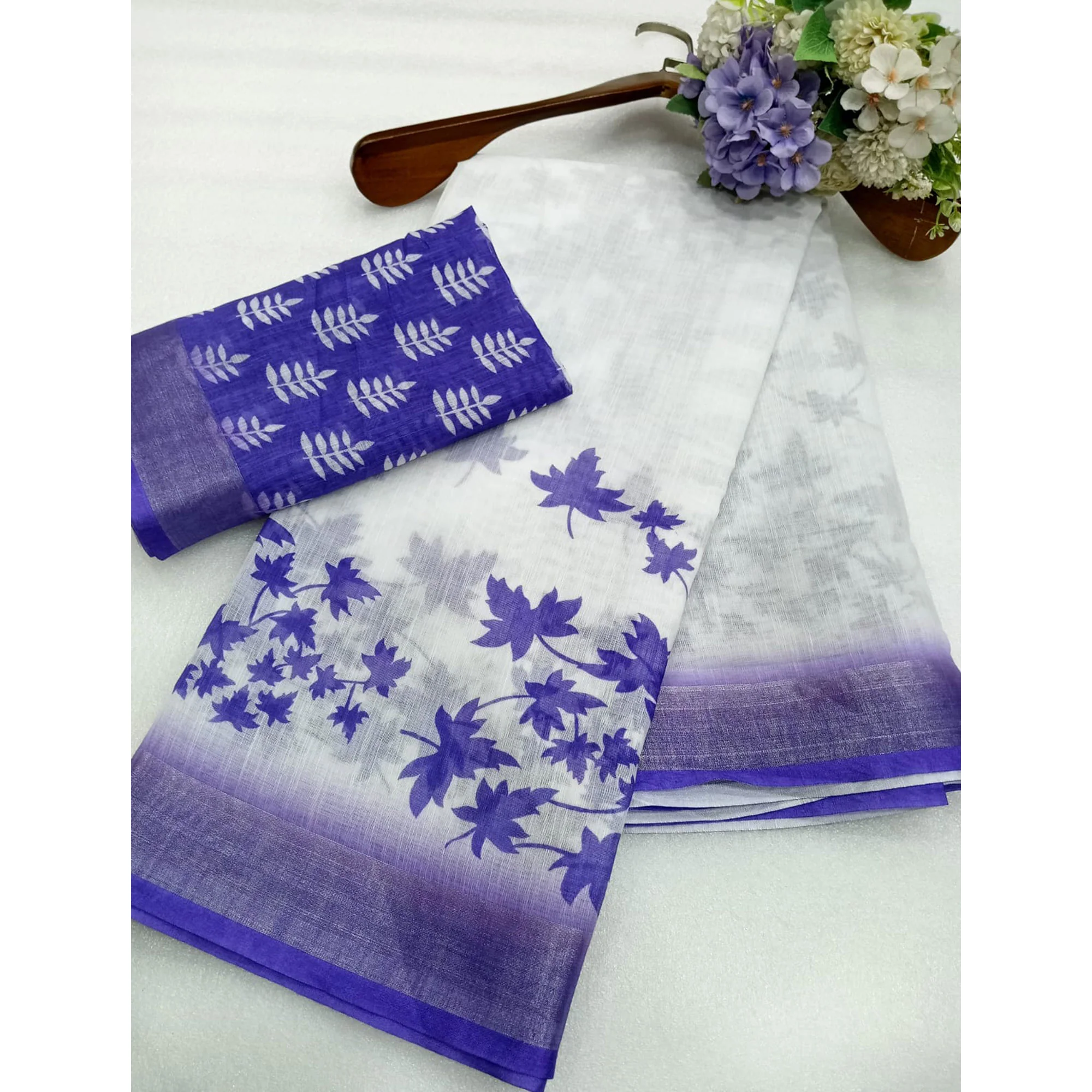 Blue & White Floral Printed Linen Saree - Image 3