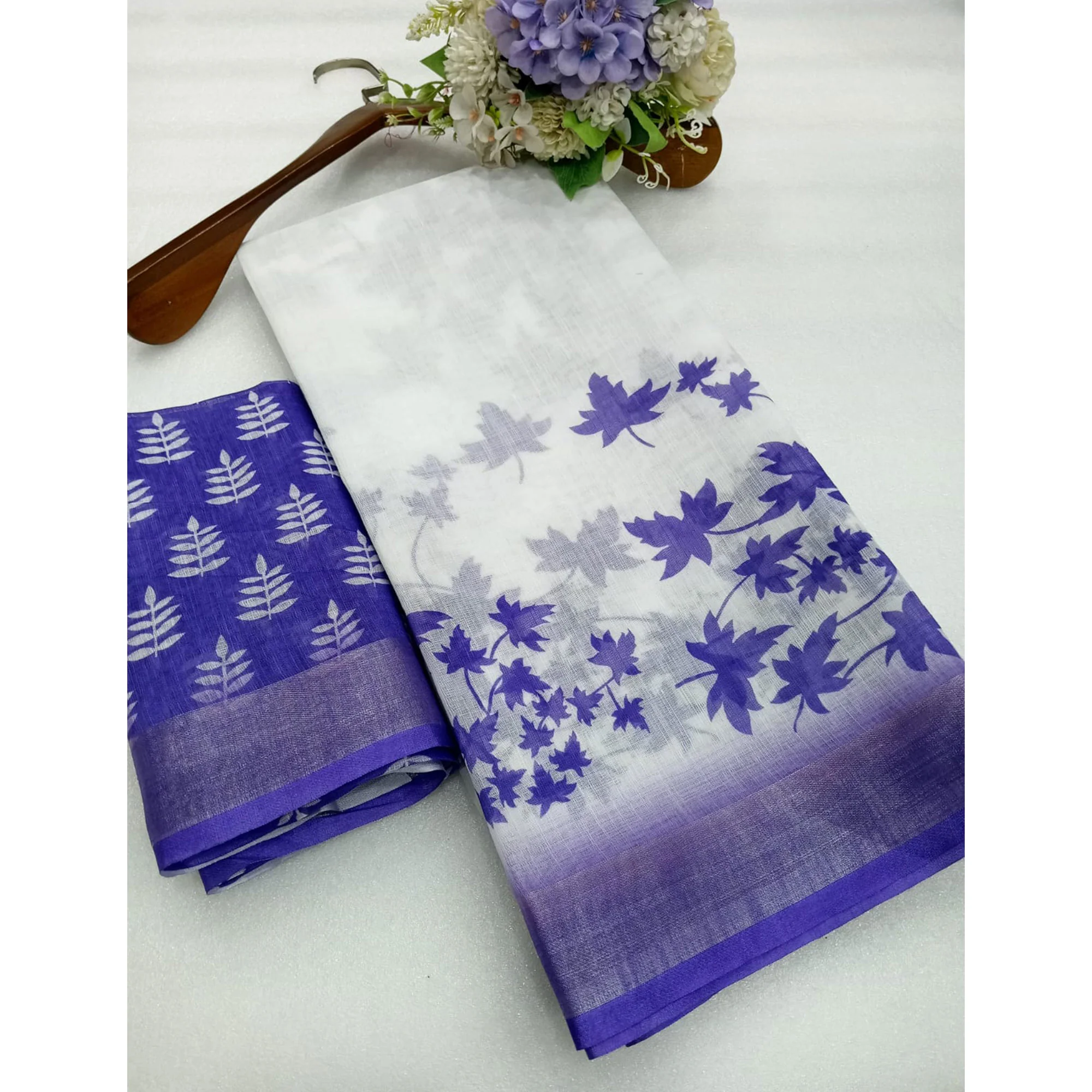 Blue & White Floral Printed Linen Saree - Image 4