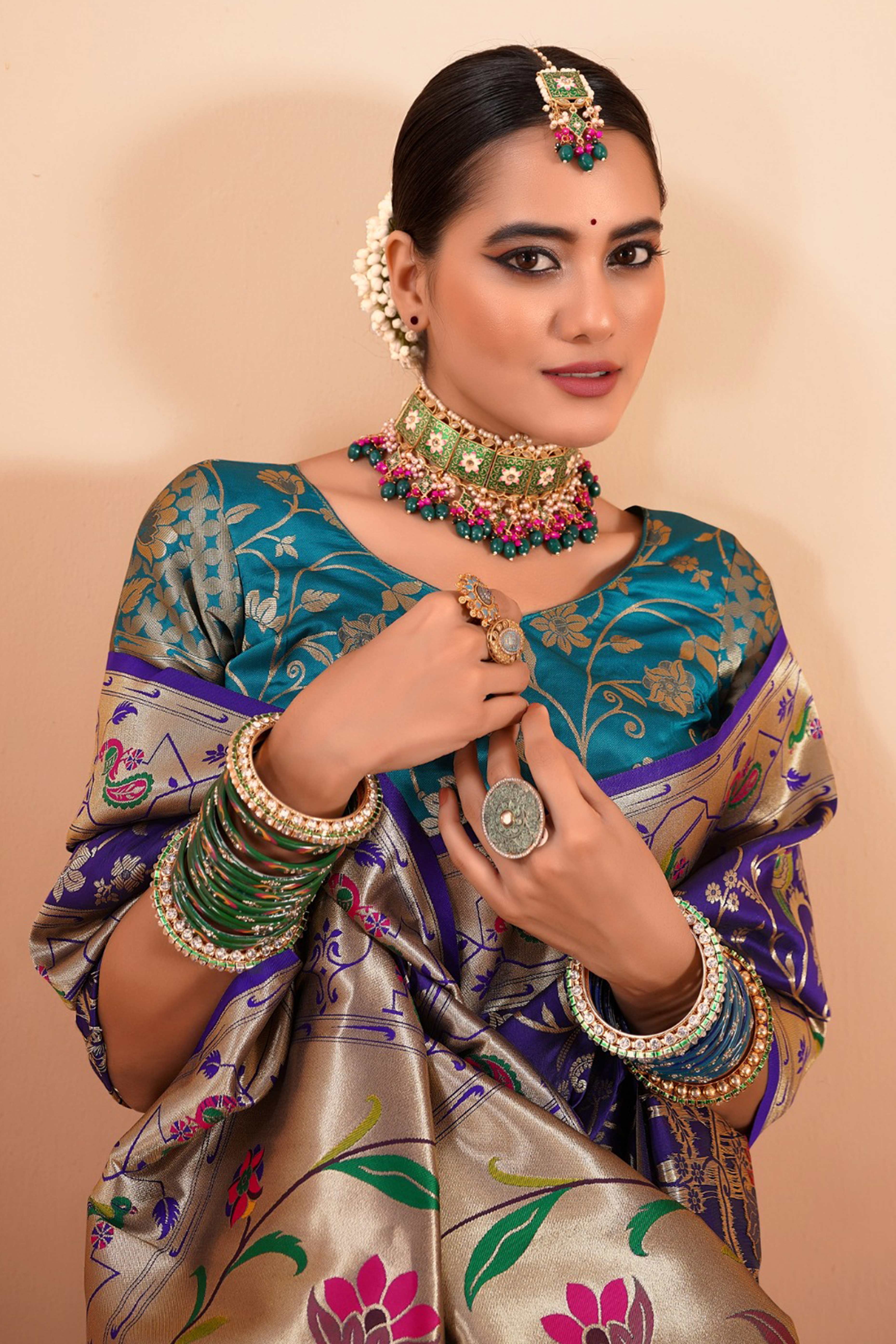 Bluish Purple Floral Zari Weaving Pure Silk Paithani Saree - Image 4