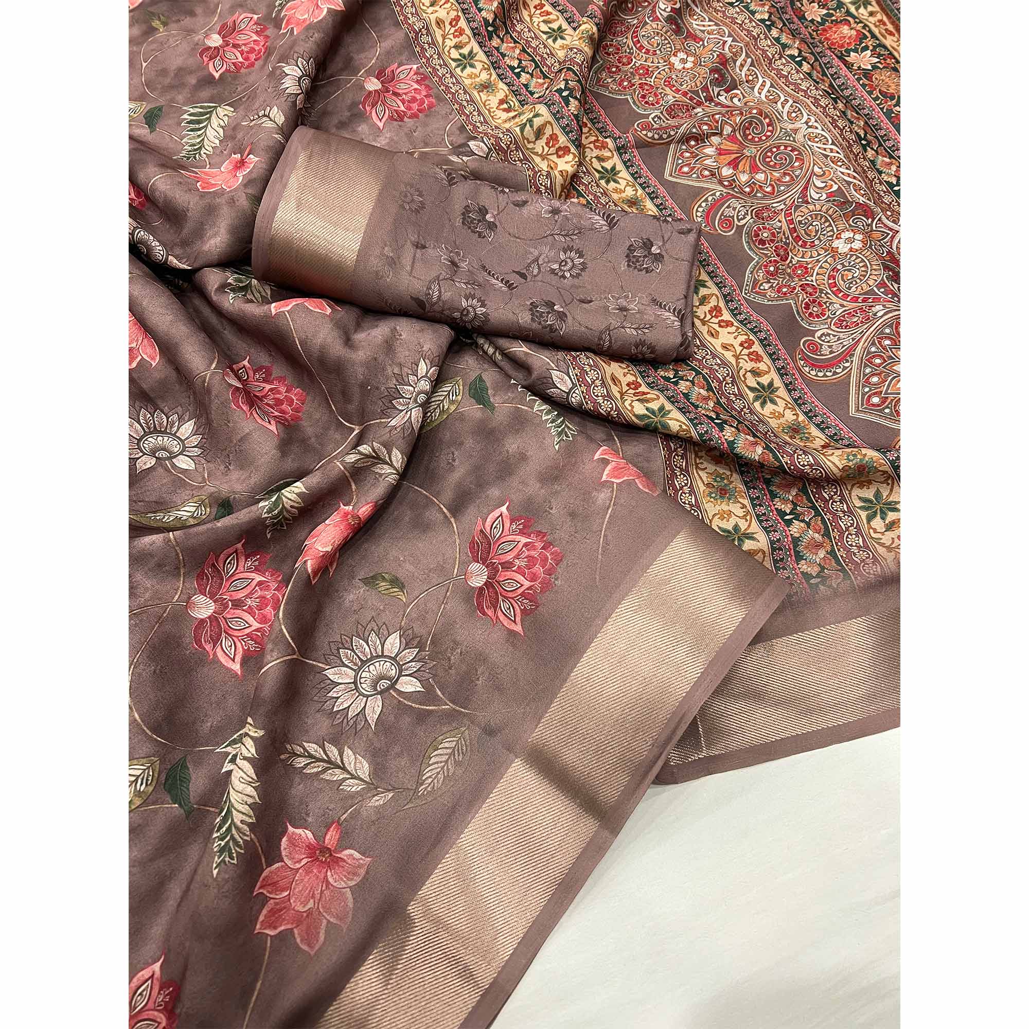 Brown Floral Digital Printed Georgette Saree With Zari Border - Image 3