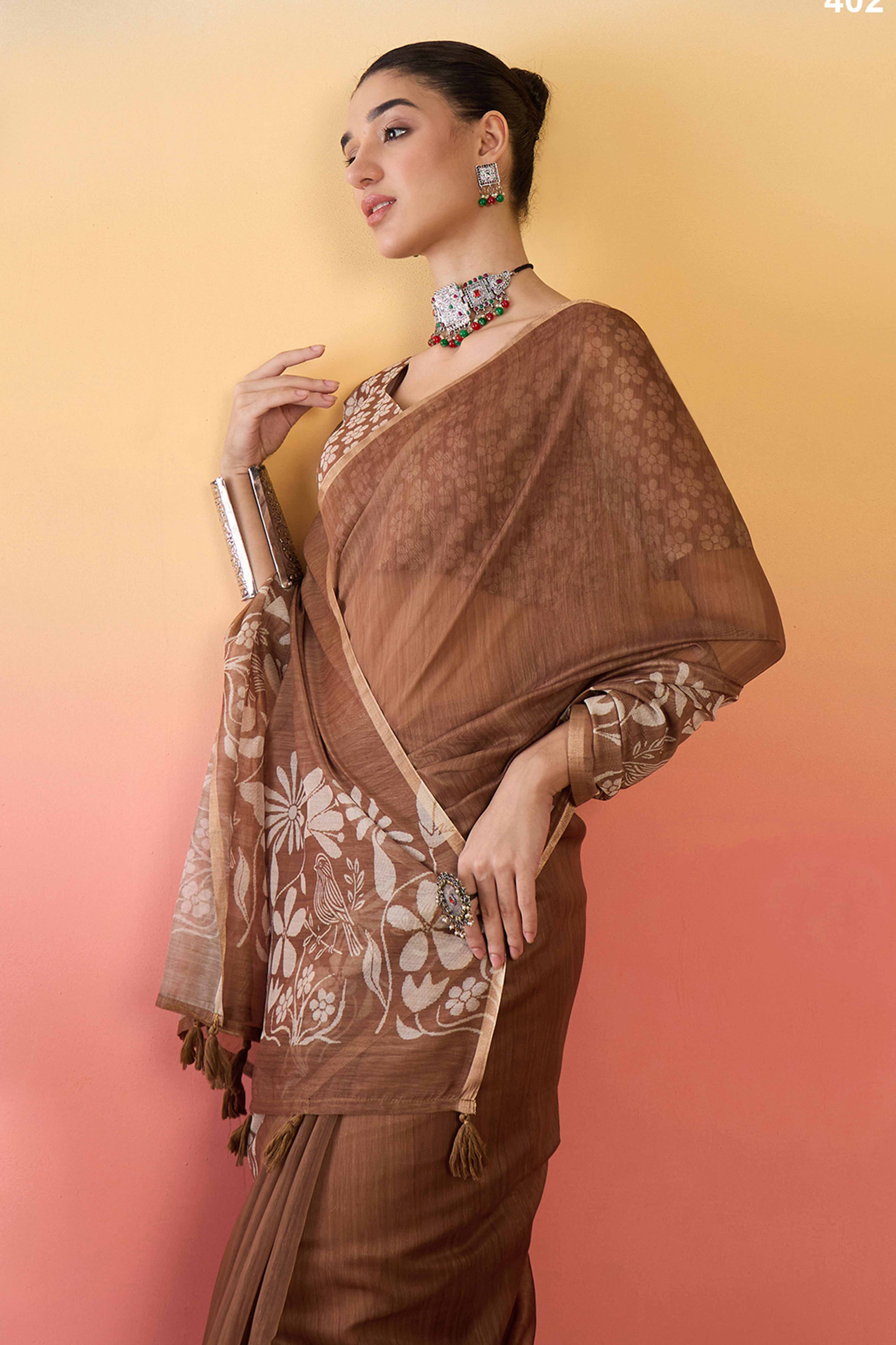 Brown Linen Cotton Saree Featuring Elegant Floral & Bird Prints With Tassel Pallu - Image 4