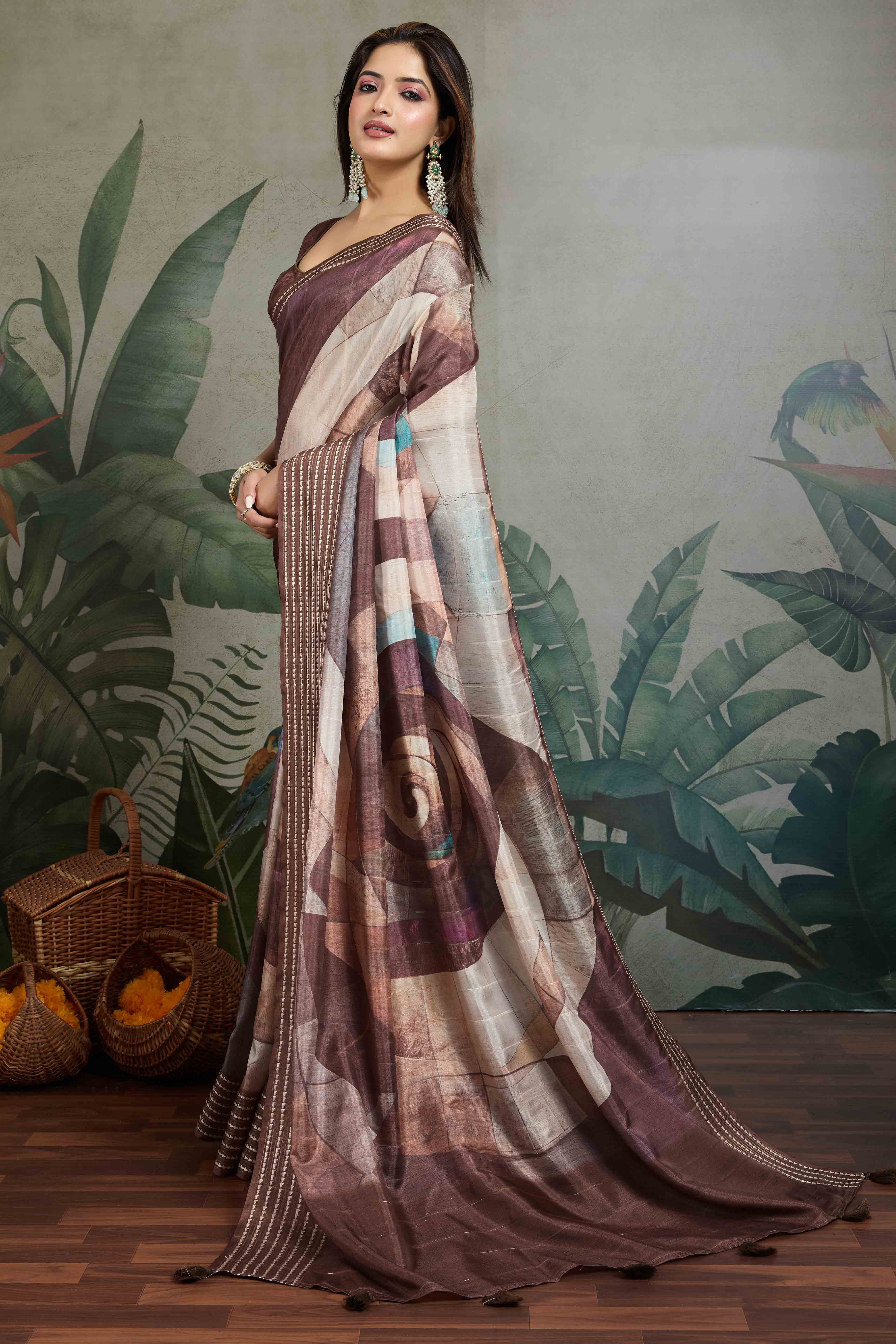 Brown Silk Blend Saree with Geometric Print - Image 3