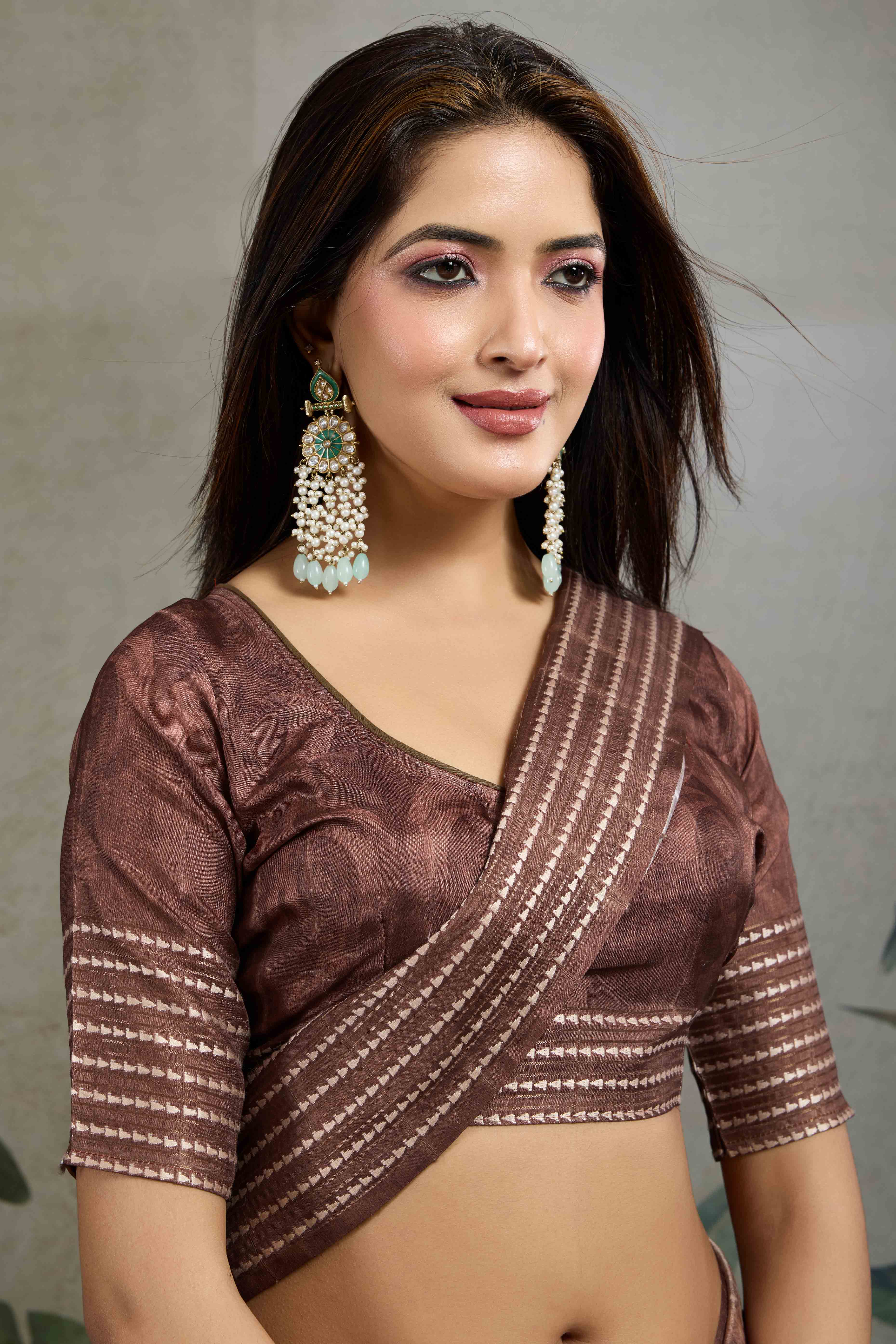 Brown Silk Blend Saree with Geometric Print - Image 7