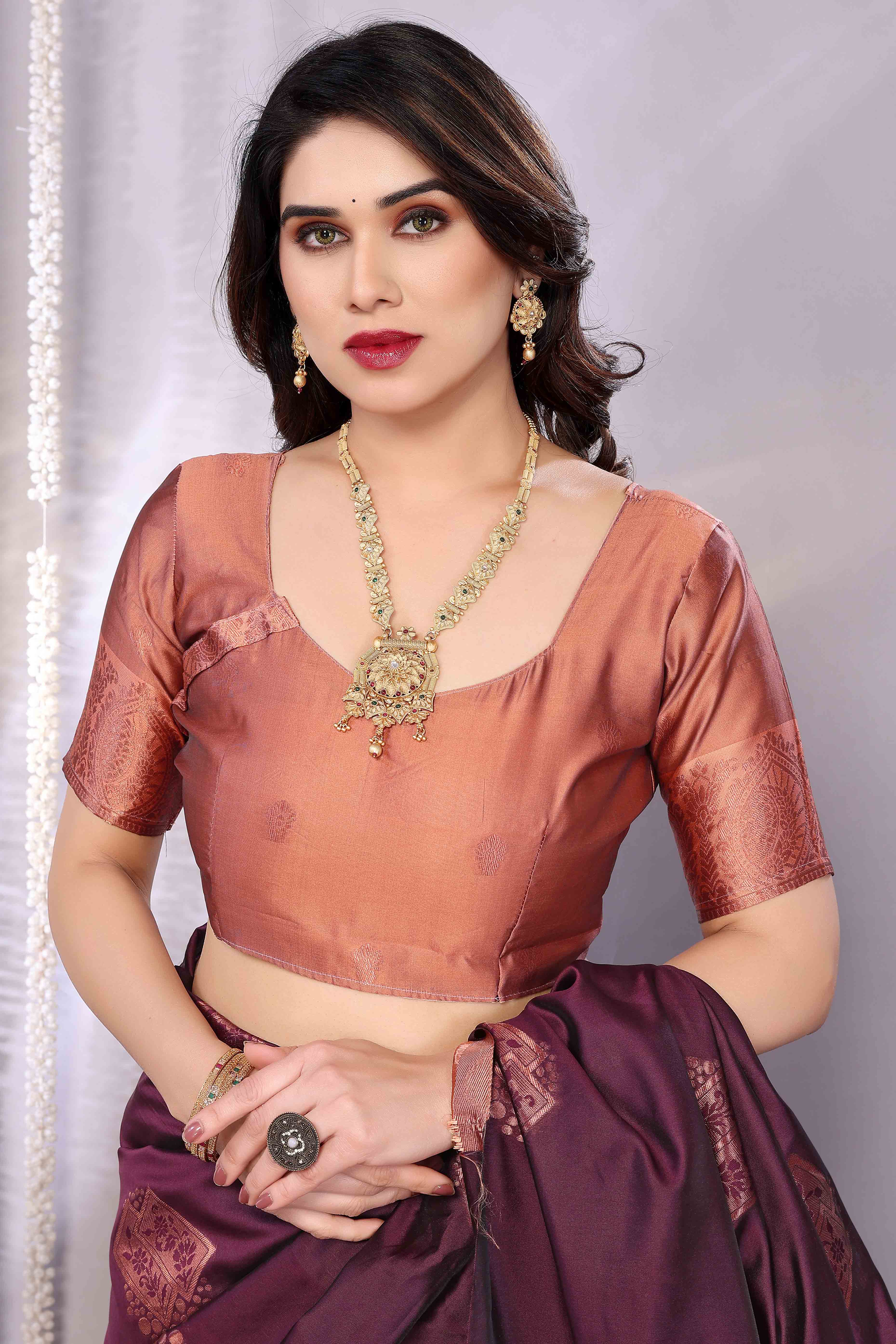 Burgundy Banarasi Silk Saree Adorned With Floral Zari Weaving - Image 7