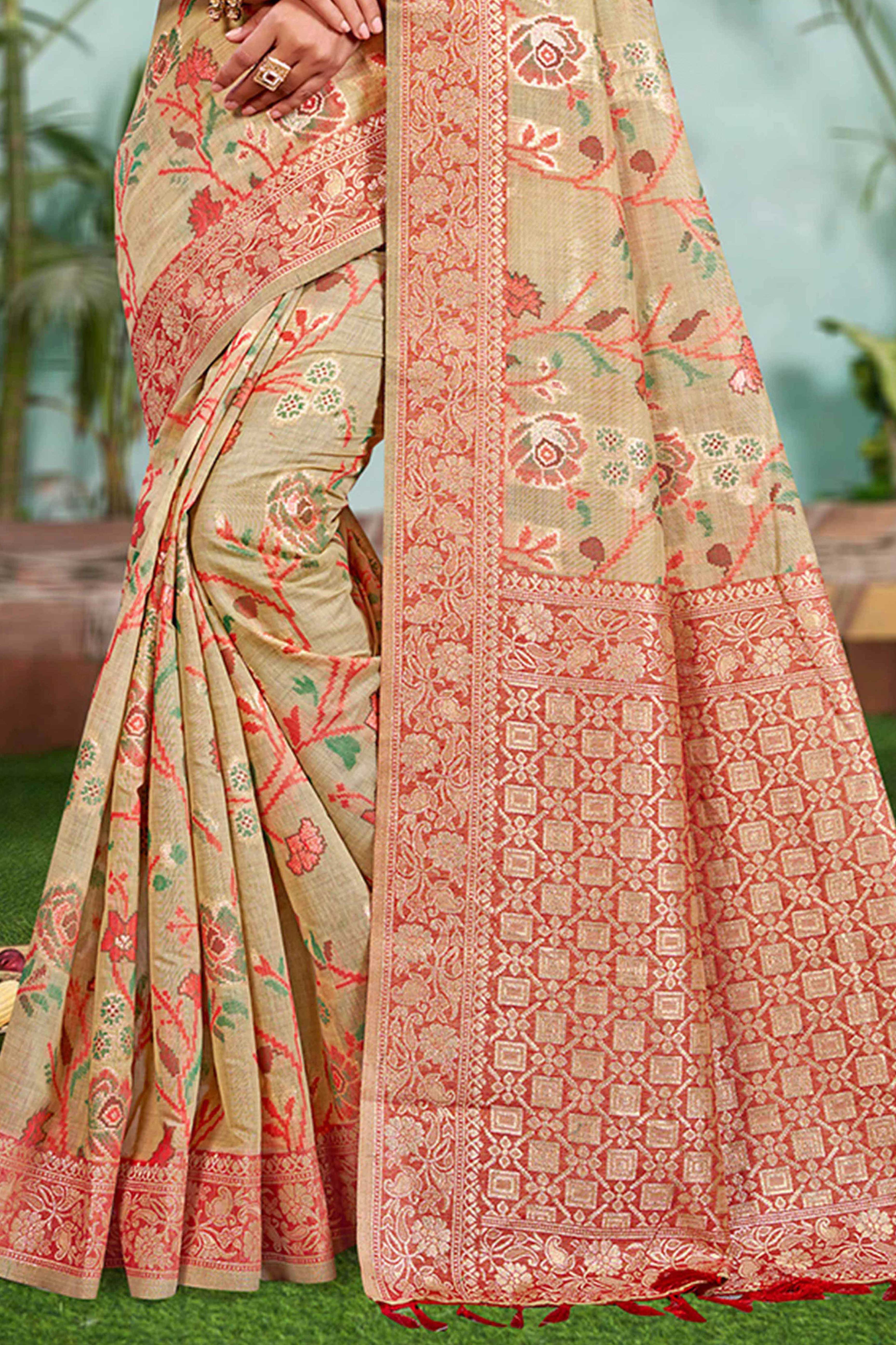 Captivating Beige Floral Zari Weaving Cotton Silk Saree Accented With Tassel Pallu - Image 5