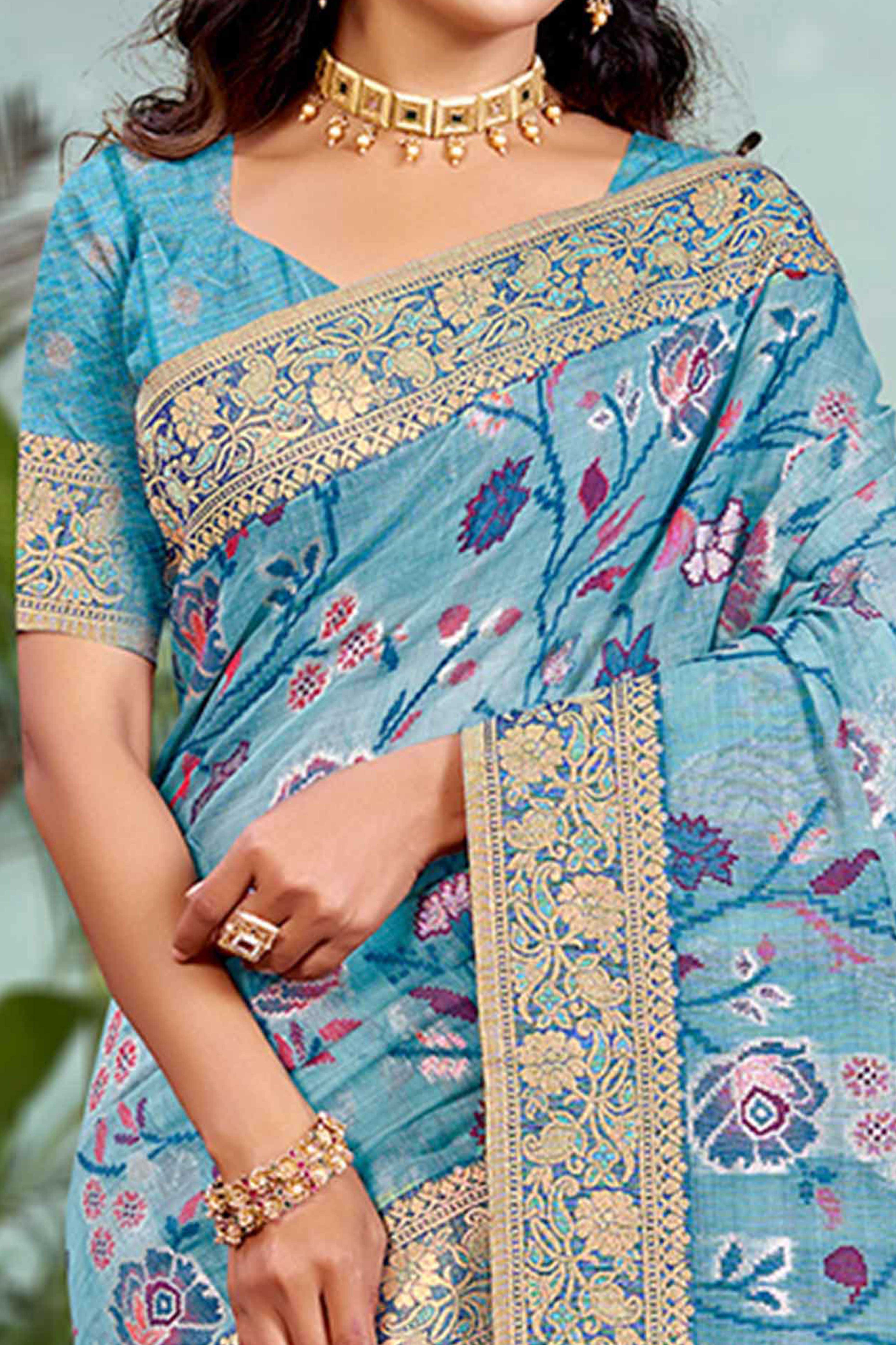 Captivating Blue Floral Zari Weaving Cotton Silk Saree Accented With Tassel Pallu - Image 2