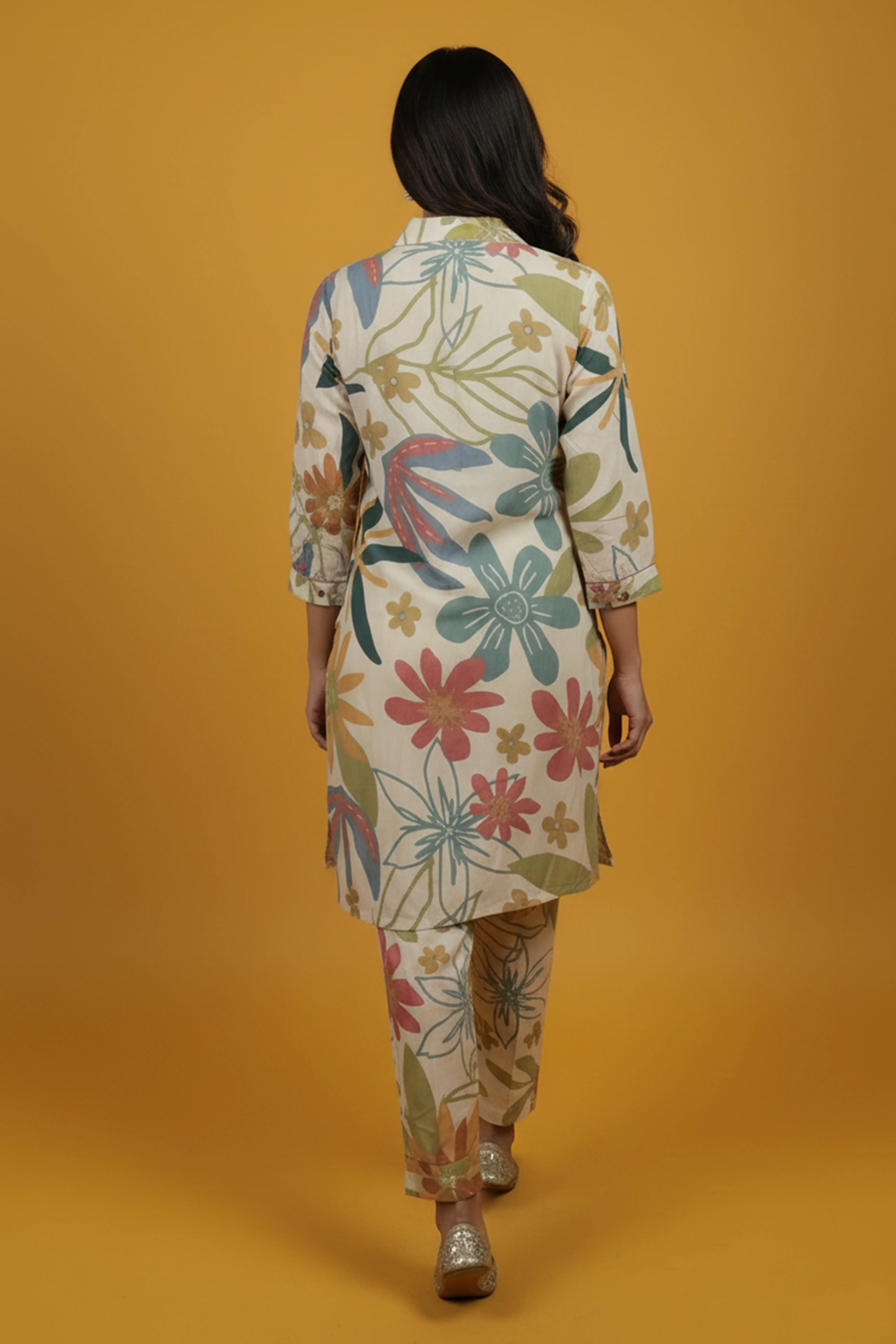 Casual Off White Floral Printed Rayon Shirt-Pant Set for Everyday Wear - Image 3