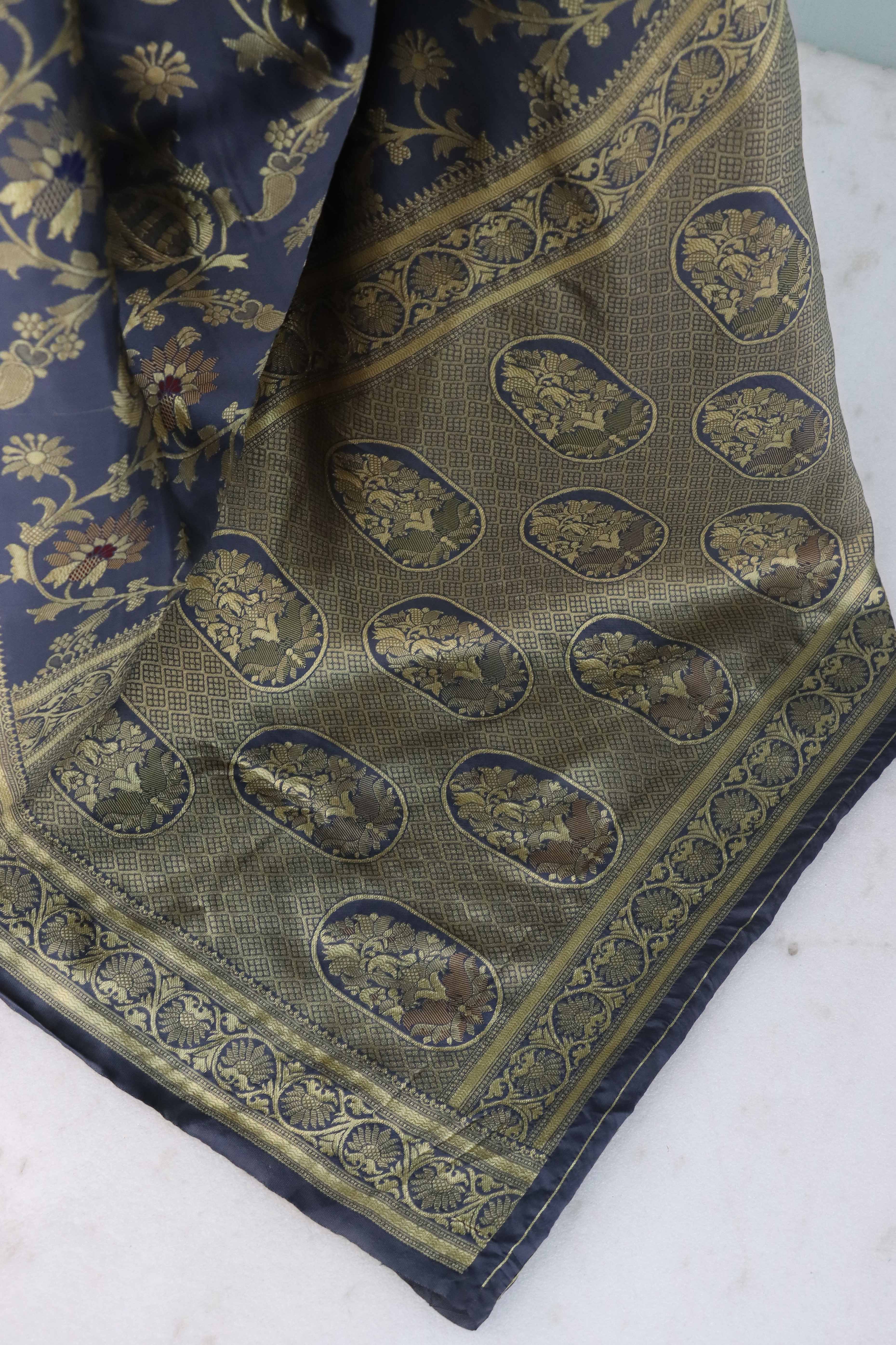 Charming Grey Banarasi Silk Saree Adorned With Floral Zari Weaving - Image 5