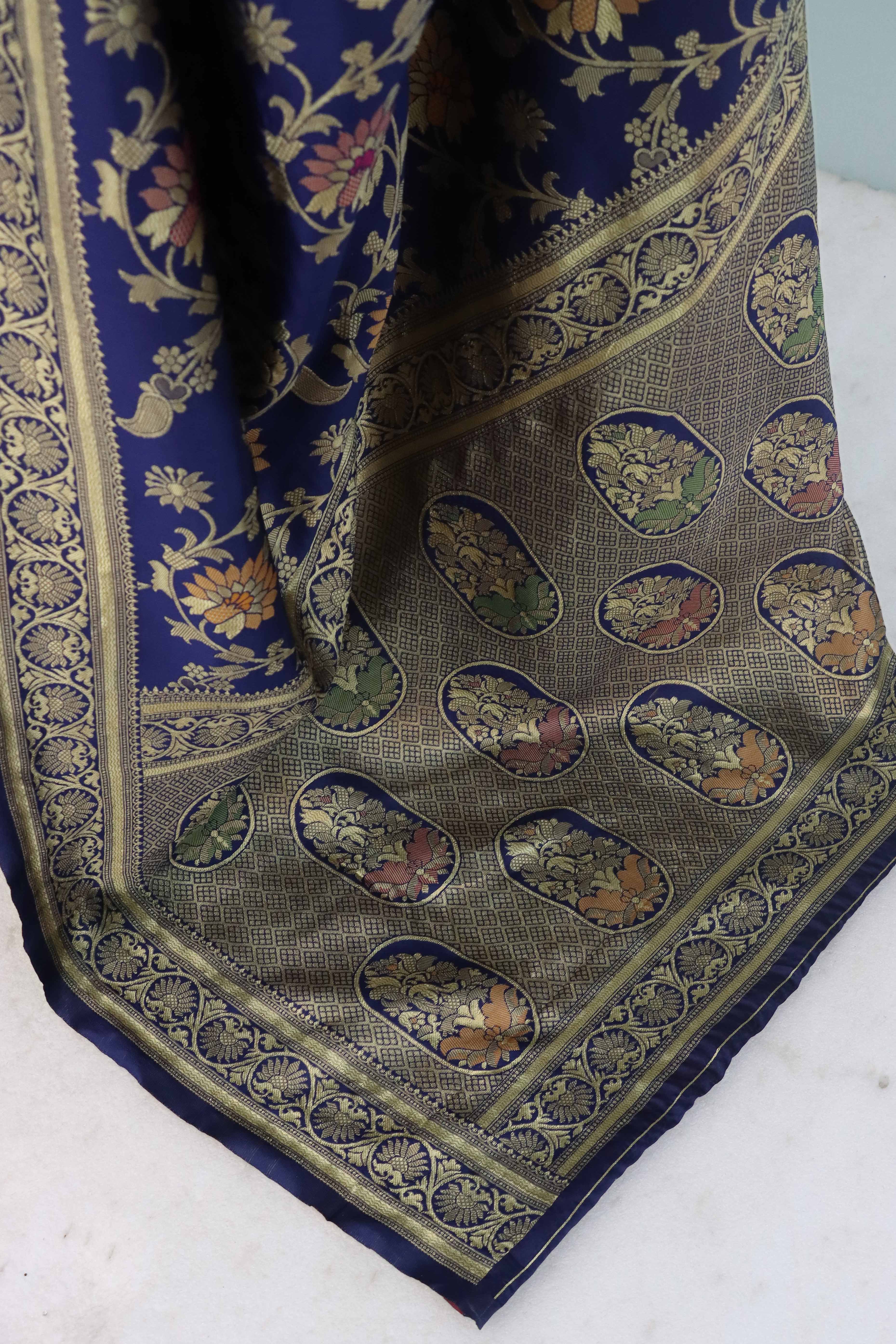 Charming Navy Blue Banarasi Silk Saree Adorned With Floral Zari Weaving - Image 5