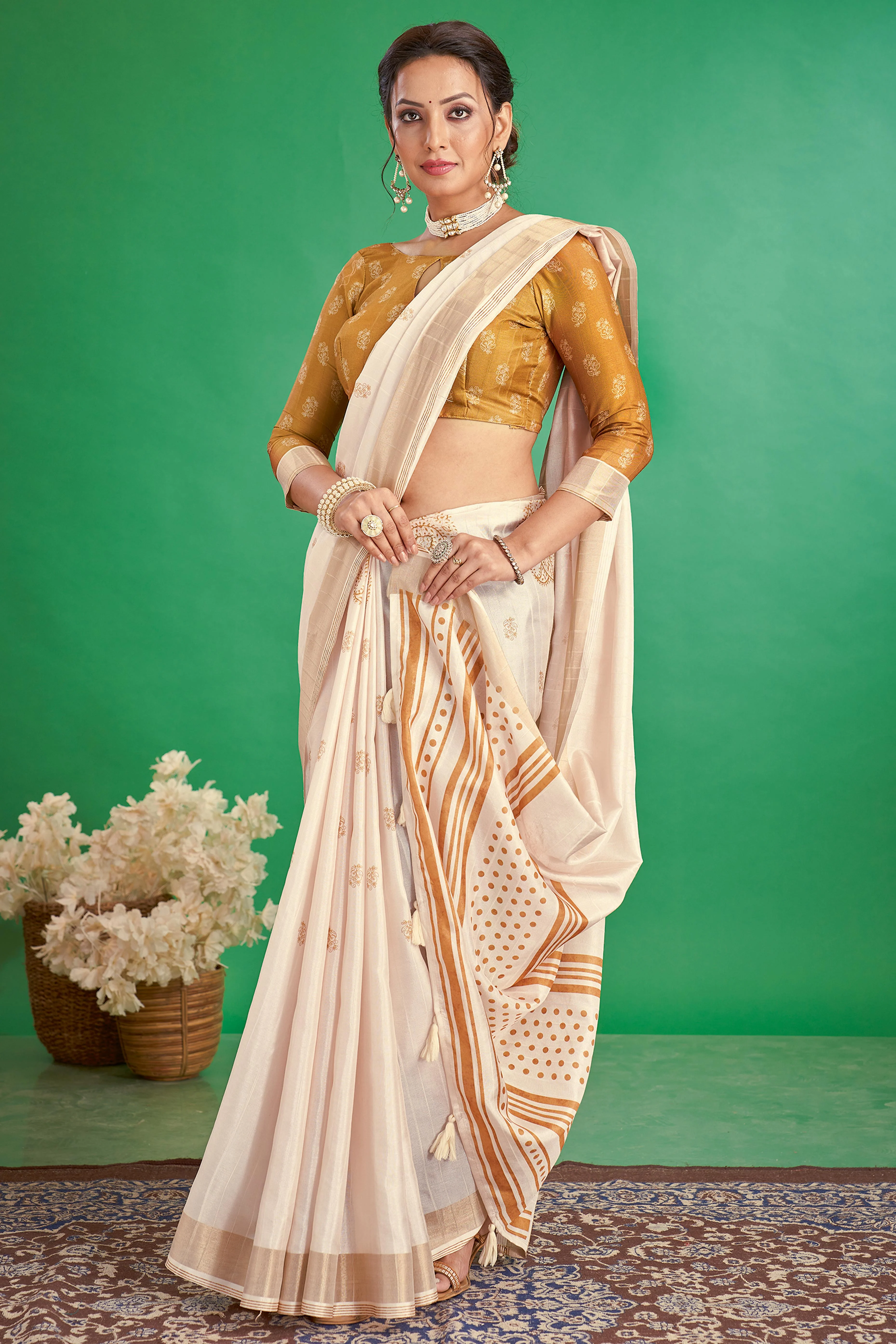 Charming Offwhite & Mustard Floral Printed Kotha Cotton Silk Saree Adorned With Tassel Pallu - Image 3